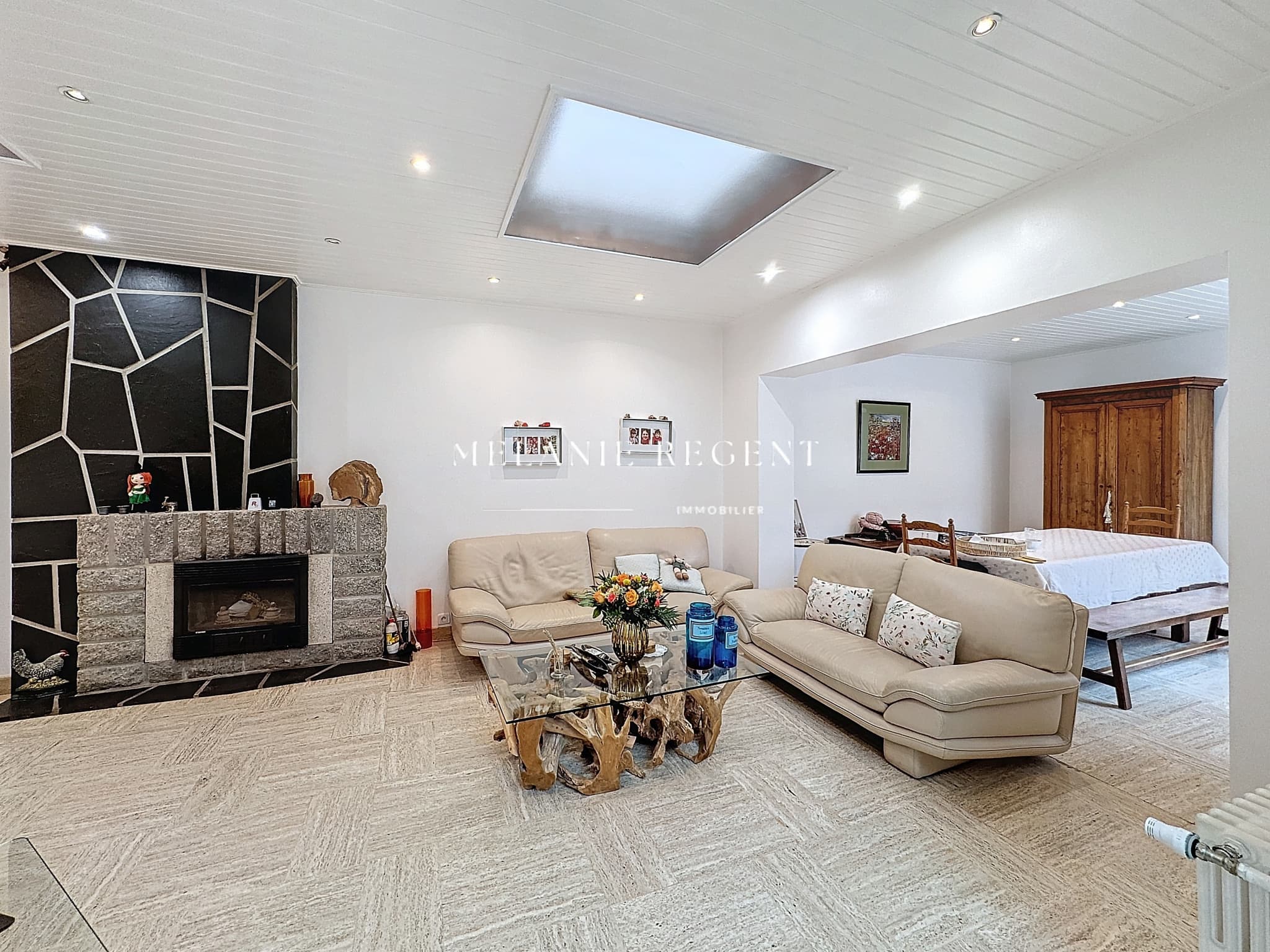 À Vendre   Maison avec Boutique en Centre-Bourg de Gourin