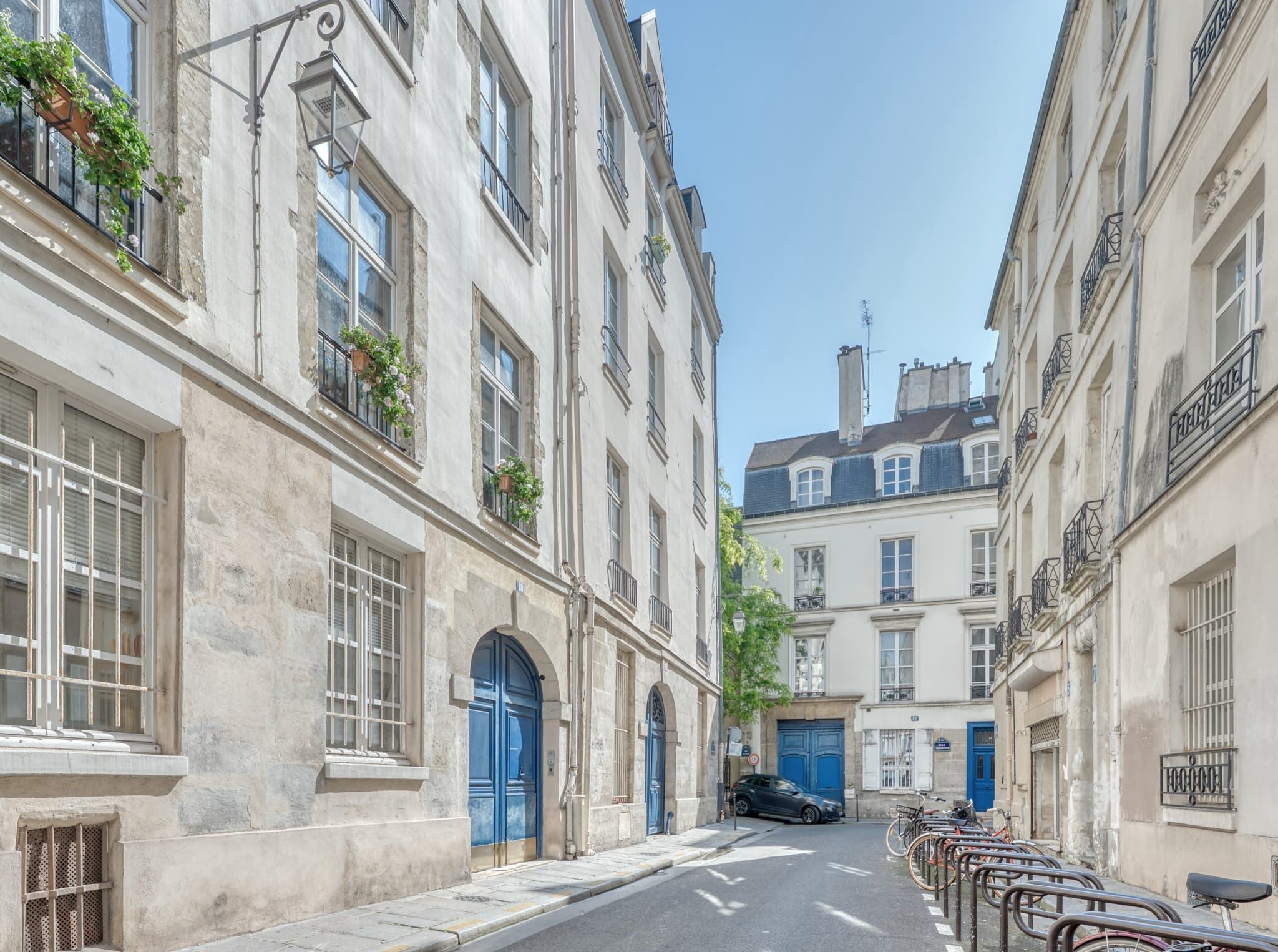 Charmant 2 pièces   Emplacement d'exception dans le Marais