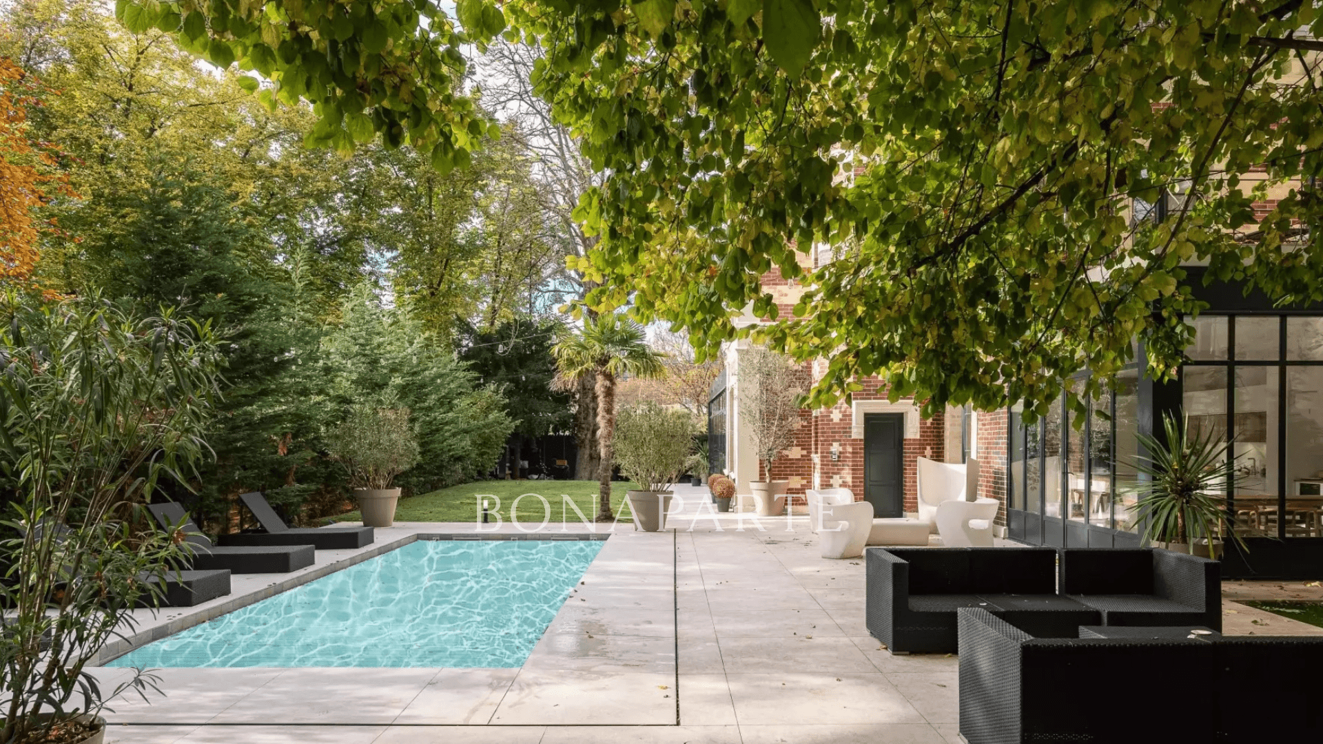 BOULOGNE-BILLANCOURT - MANOIR D'EXCEPTION AVEC JARDIN ET PIS