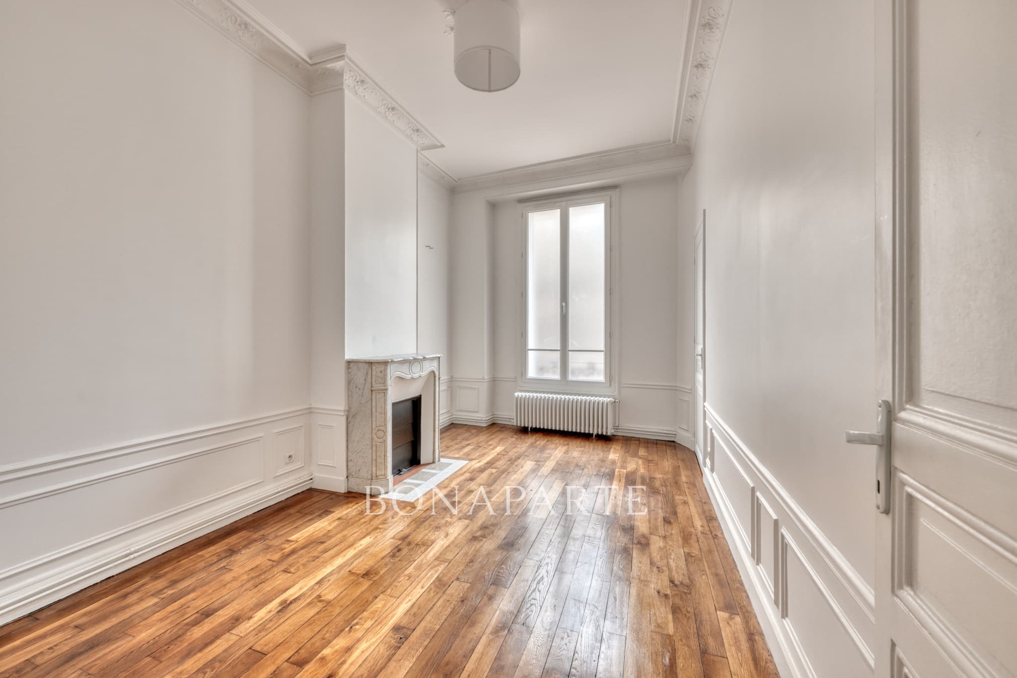 À 5 min du métro ligne 3 Anatole France   3 pièces de 54 m2