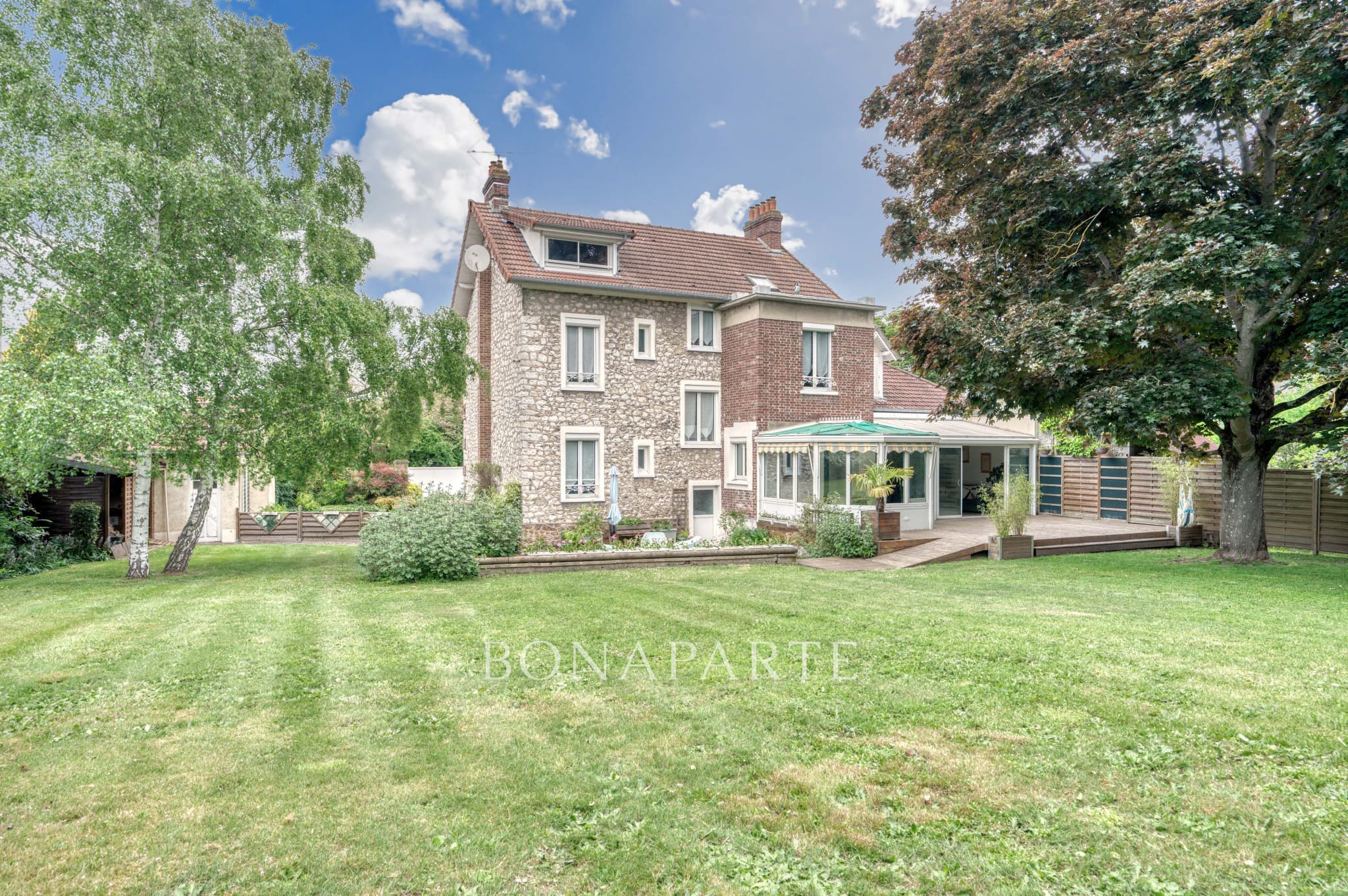 Maison de maître de 264m2, 5 chambres, terrain de 1440m2 pis