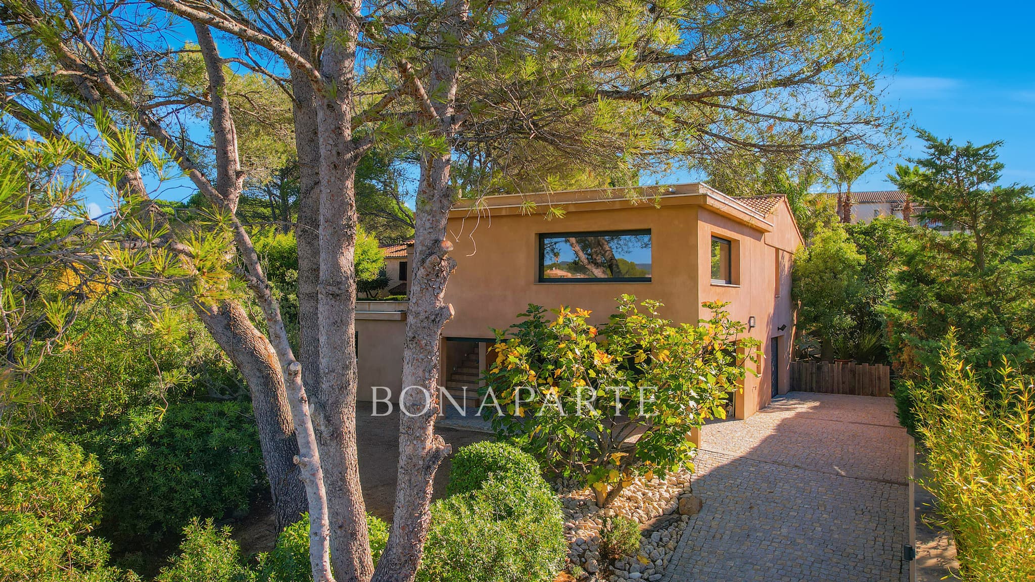 EXCLUSIVITE : Superbe villa de 206m2, exposée Sud-Est, aux p