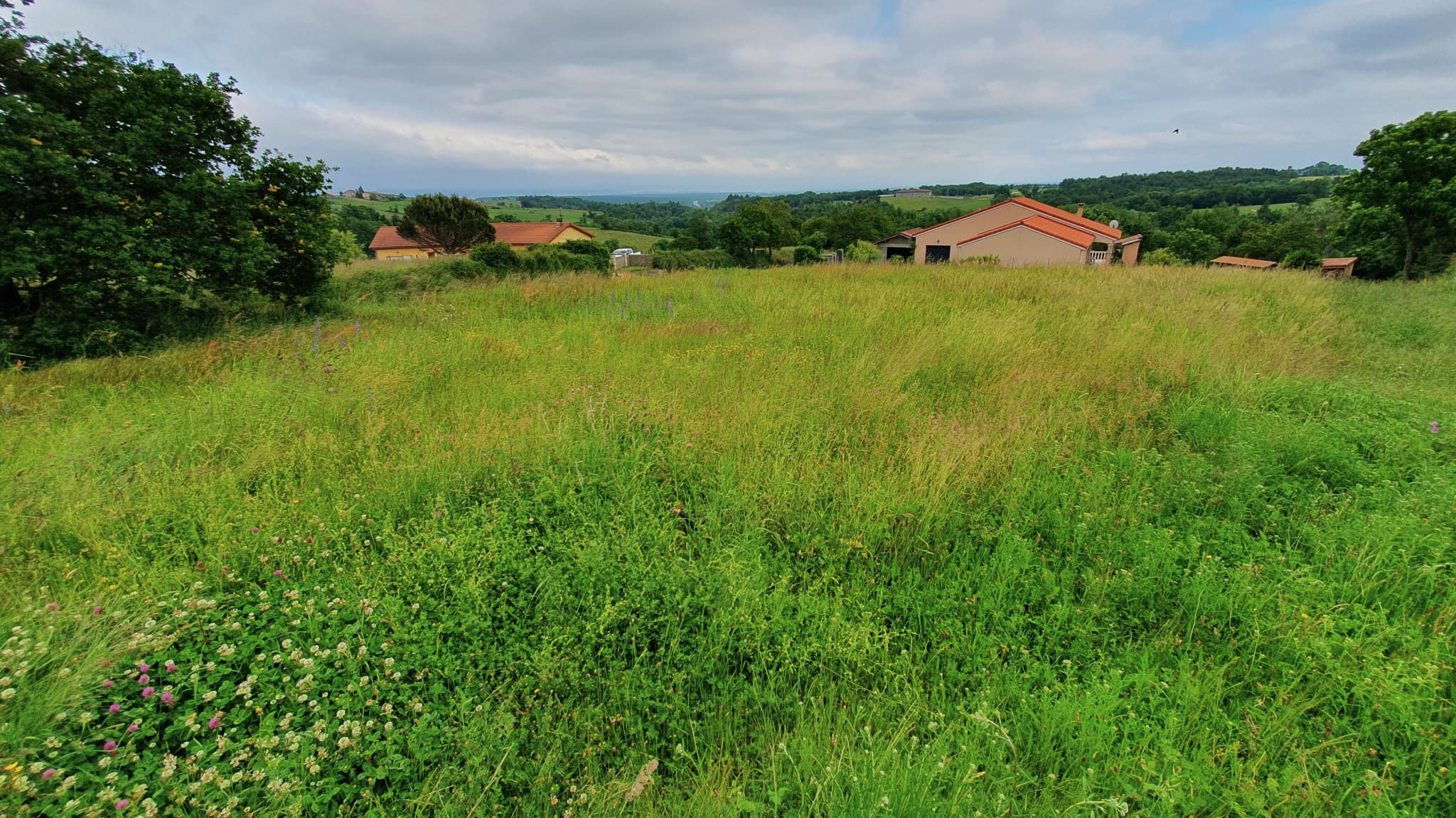 Belle parcelle de terrain constructible de plus de 1500 m2