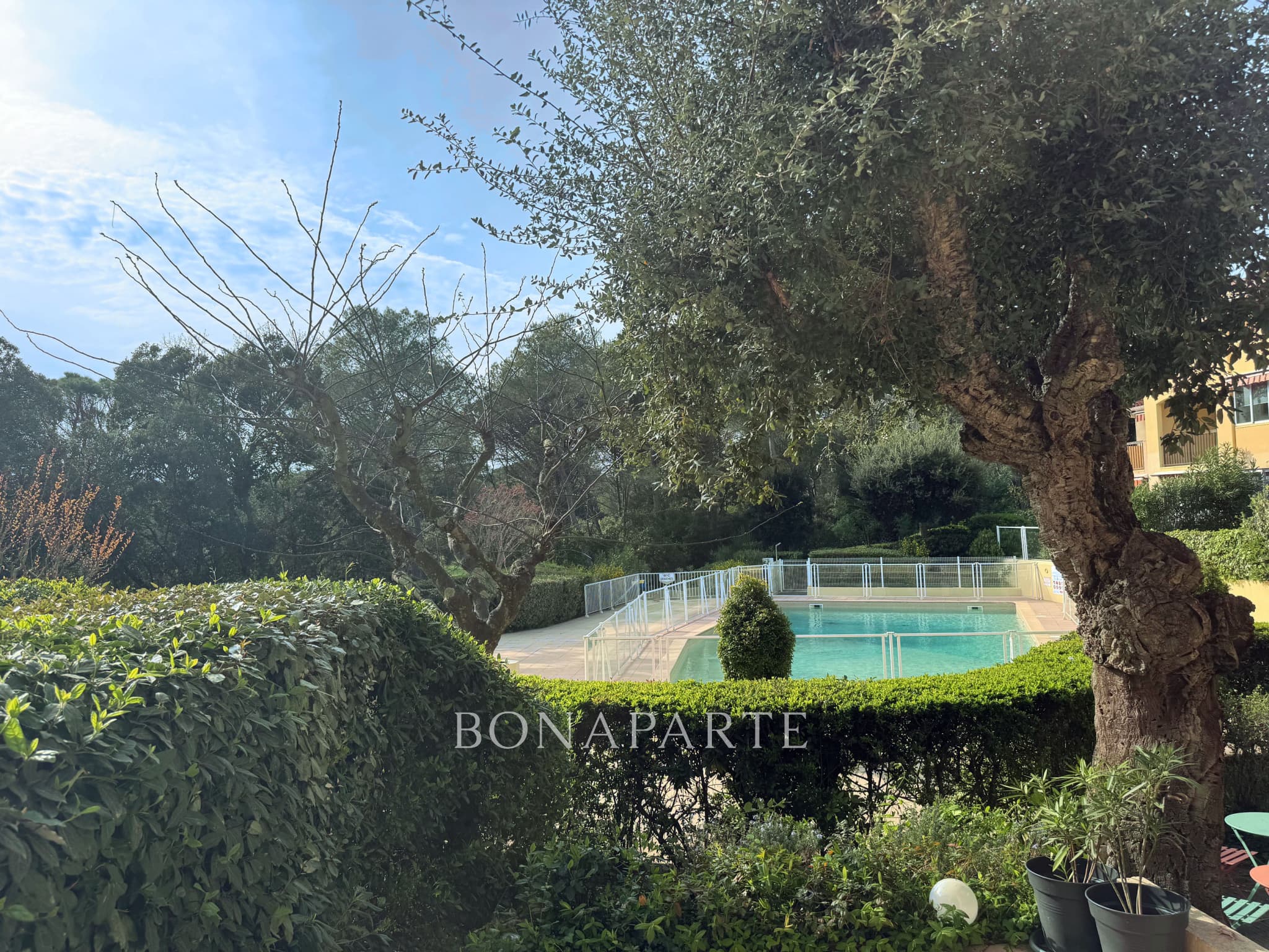 One-bedroom garden-level apartment at Valescure golf course