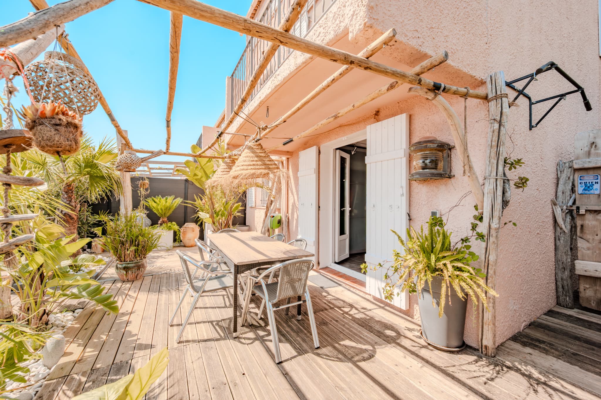 4-room villa of 85m2, located in a dominant position and fac