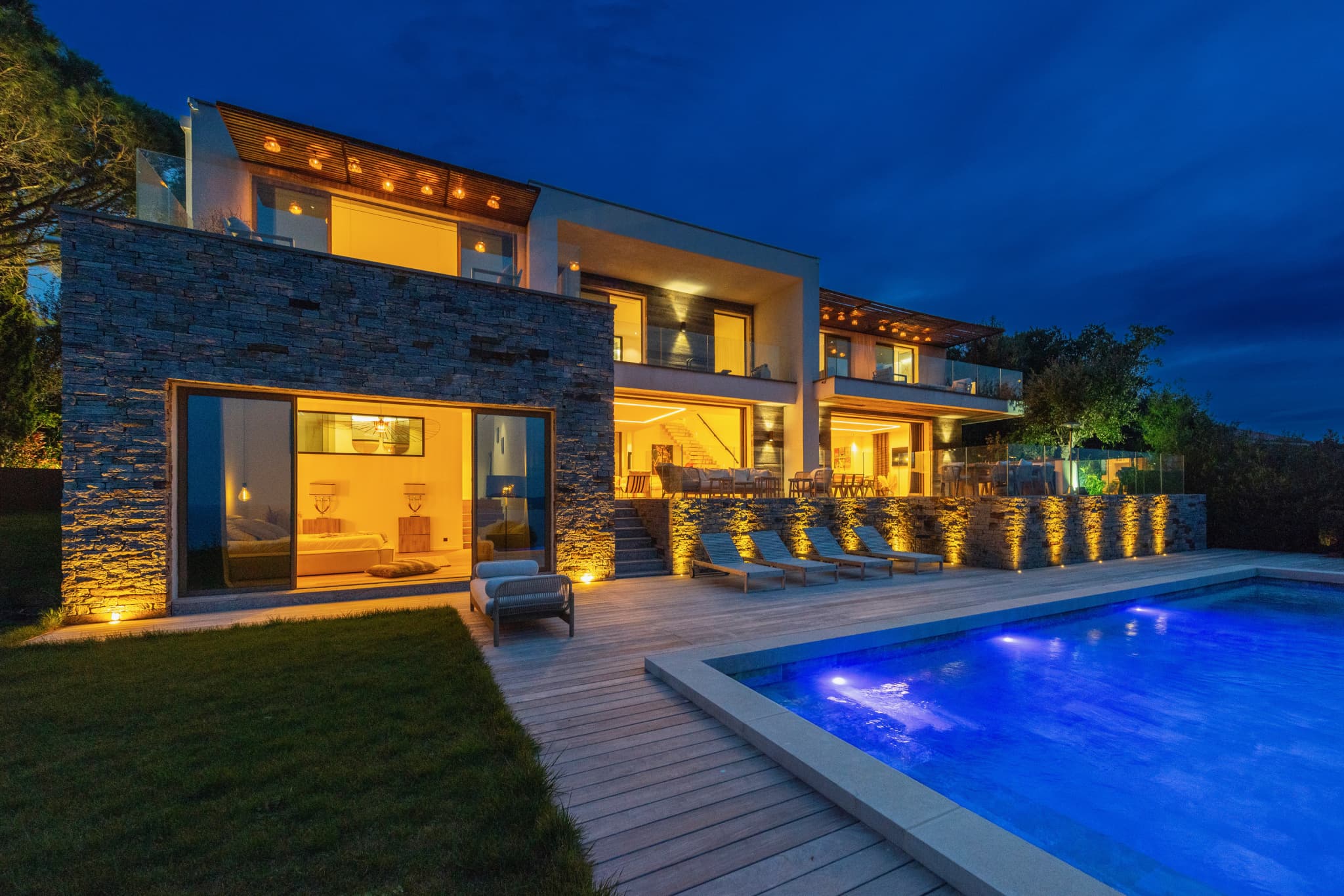 Contemporary villa with panoramic sea view