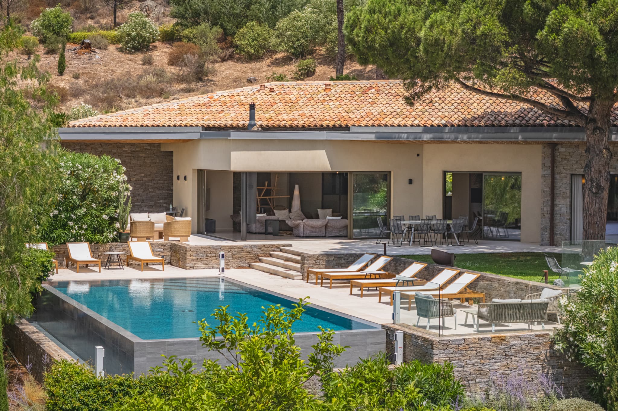 Villa contemporaine de prestige   Ramatuelle, proche plages