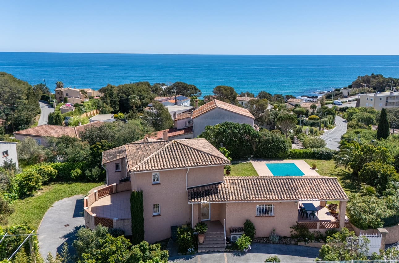 NOUVEAUTÉ-VUE MER- VILLA DE 160 M2 + 160 M2 DE SOUS-SOL AMÉN