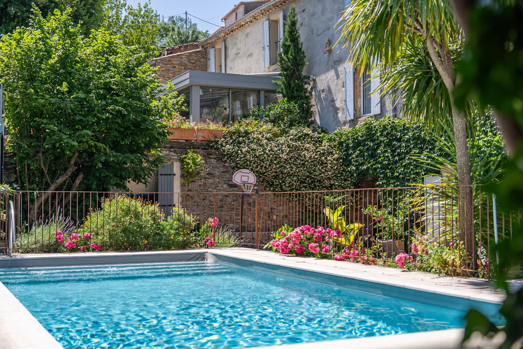 Renovated former presbytery - Elegance and authenticity in t