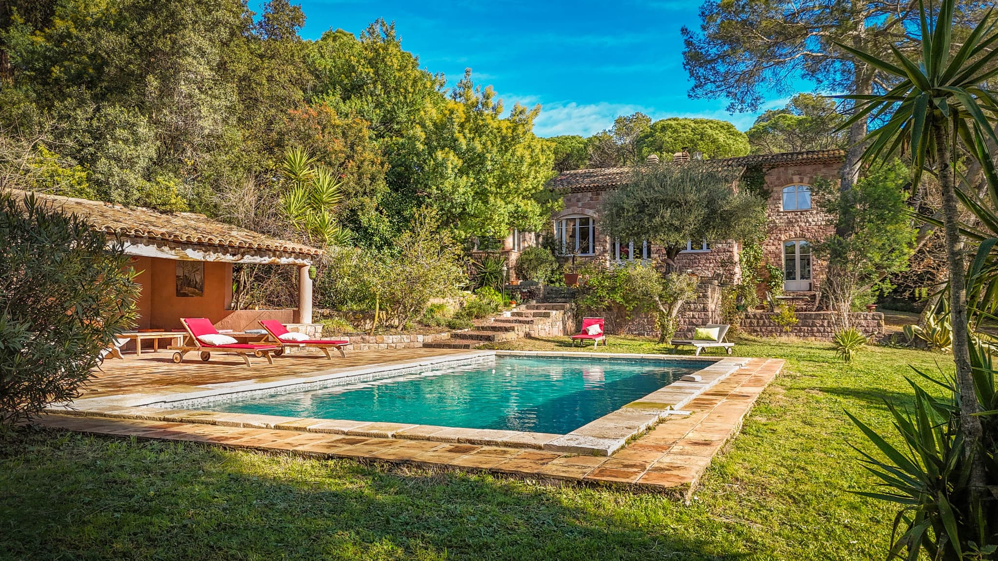 Exceptional Mas at the Gateway to the Esterel: Elegance, His