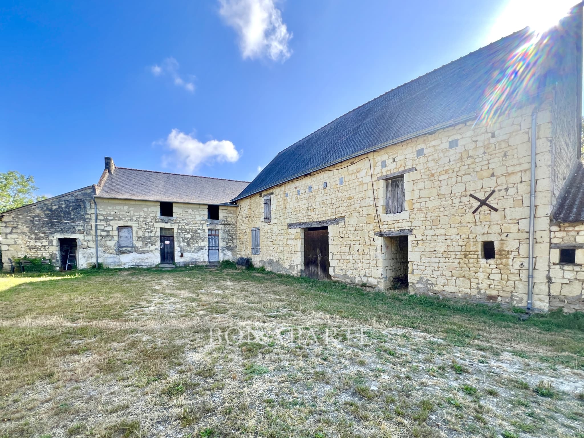 Maison et grange à rénover entièrement