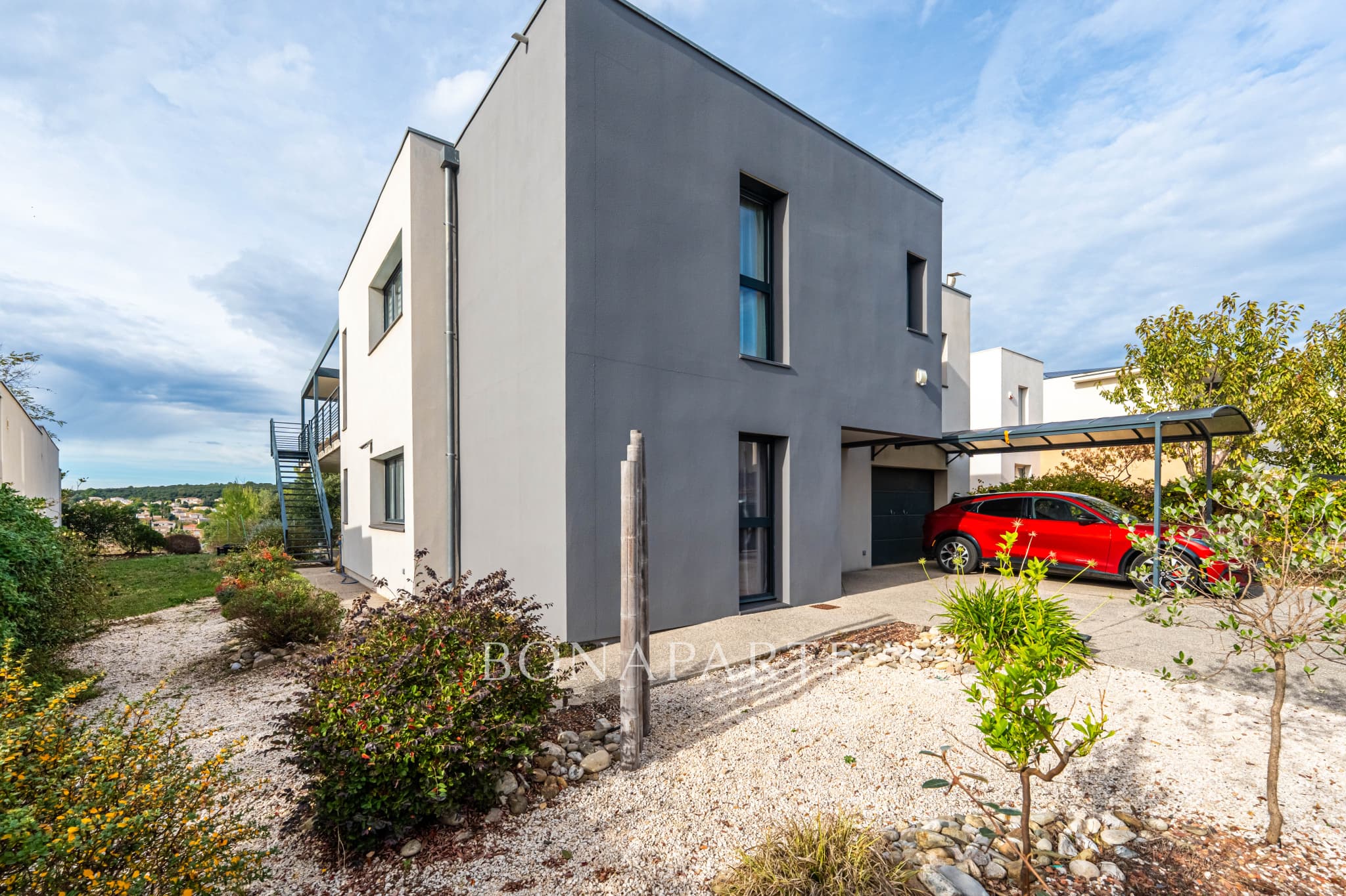 Villa contemporaine avec ascenseur -- vente à terme libre d'o