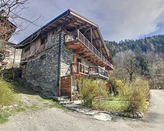 Image 0