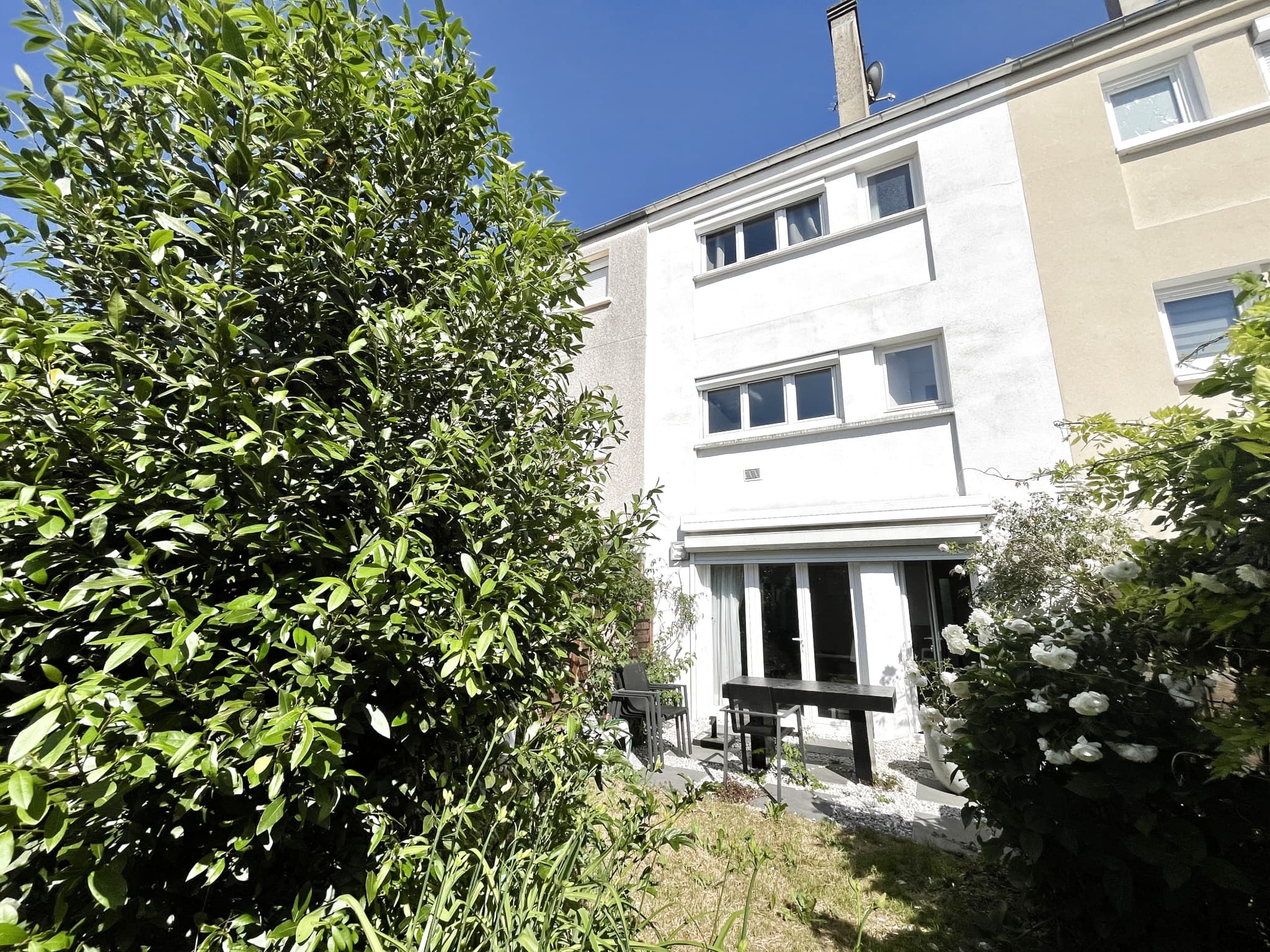 Maison de ville - VILLEPREUX 78450 - Centre-ville et commodi