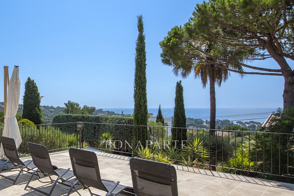 Belle villa provençale vue mer de 193m2, avec 5 chambres et