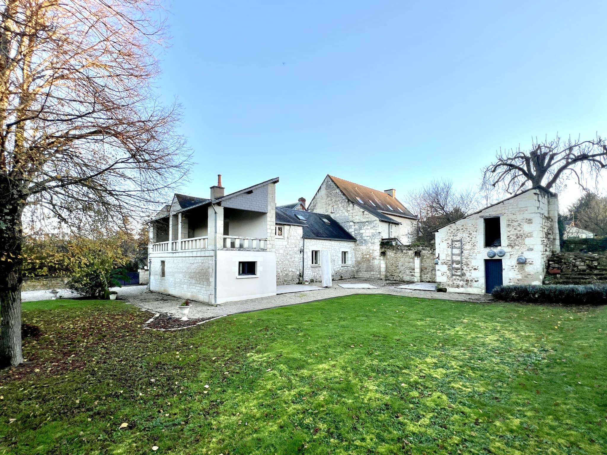 Maison de charme rénovée avec multiples possibilités
