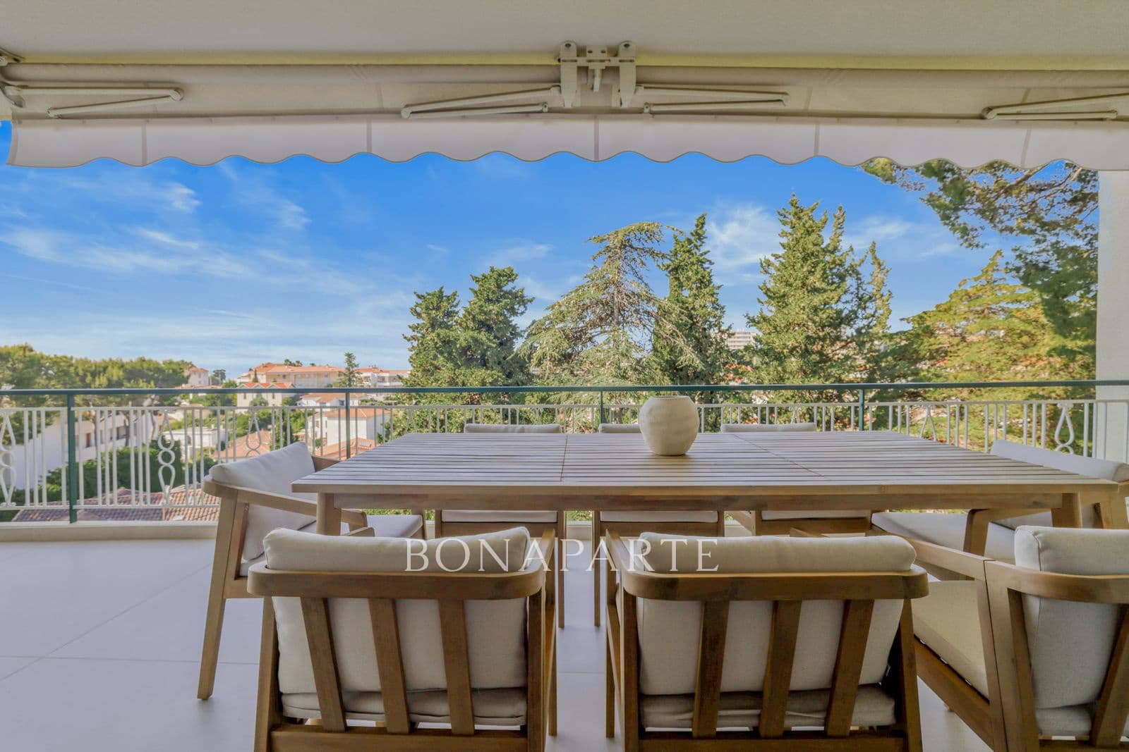 LE CANNET - DERNIER ETAGE