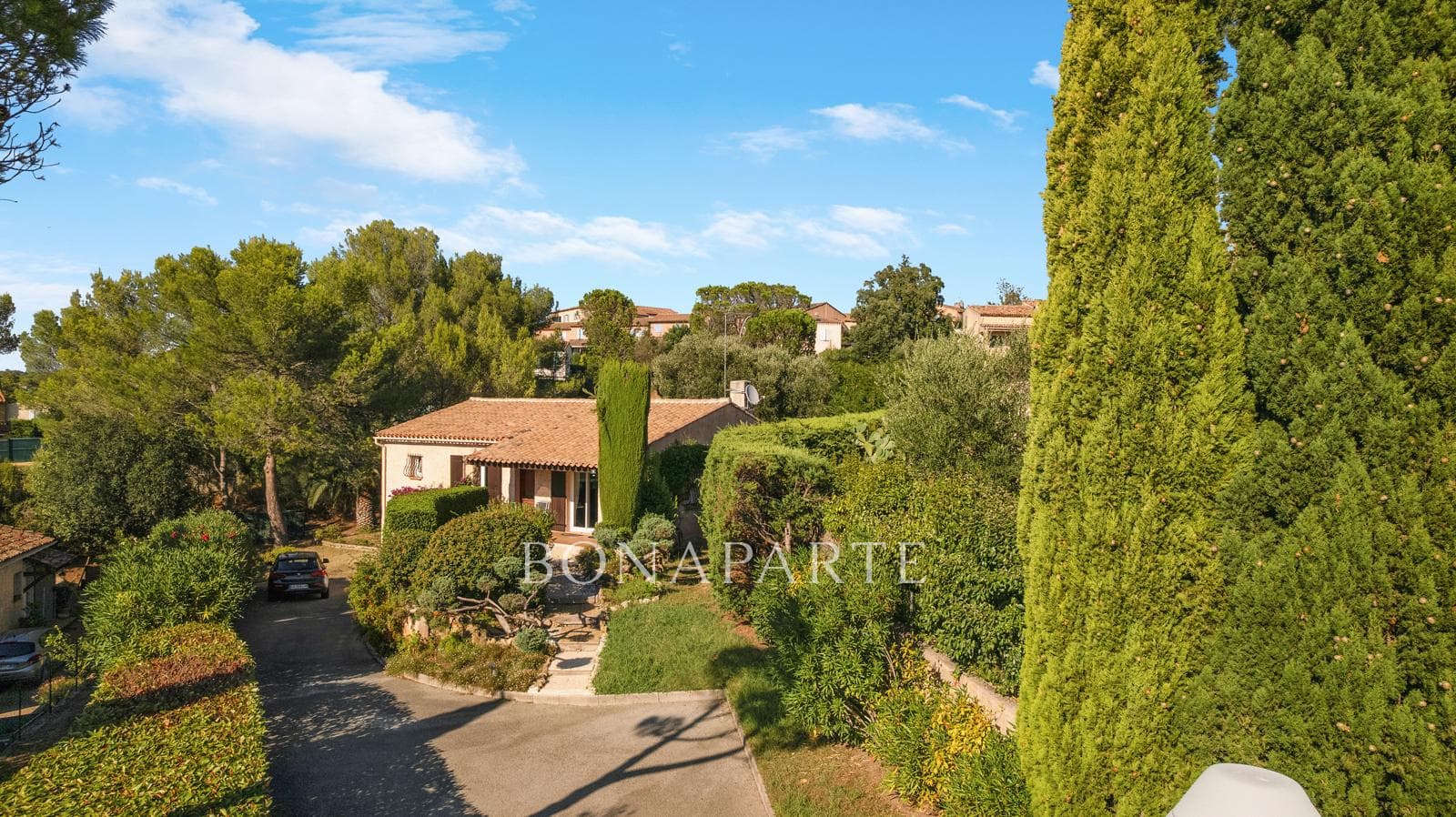 FRÉJUS VILLA 4 PIÈCES SUR UN JARDIN DE 1300 M2