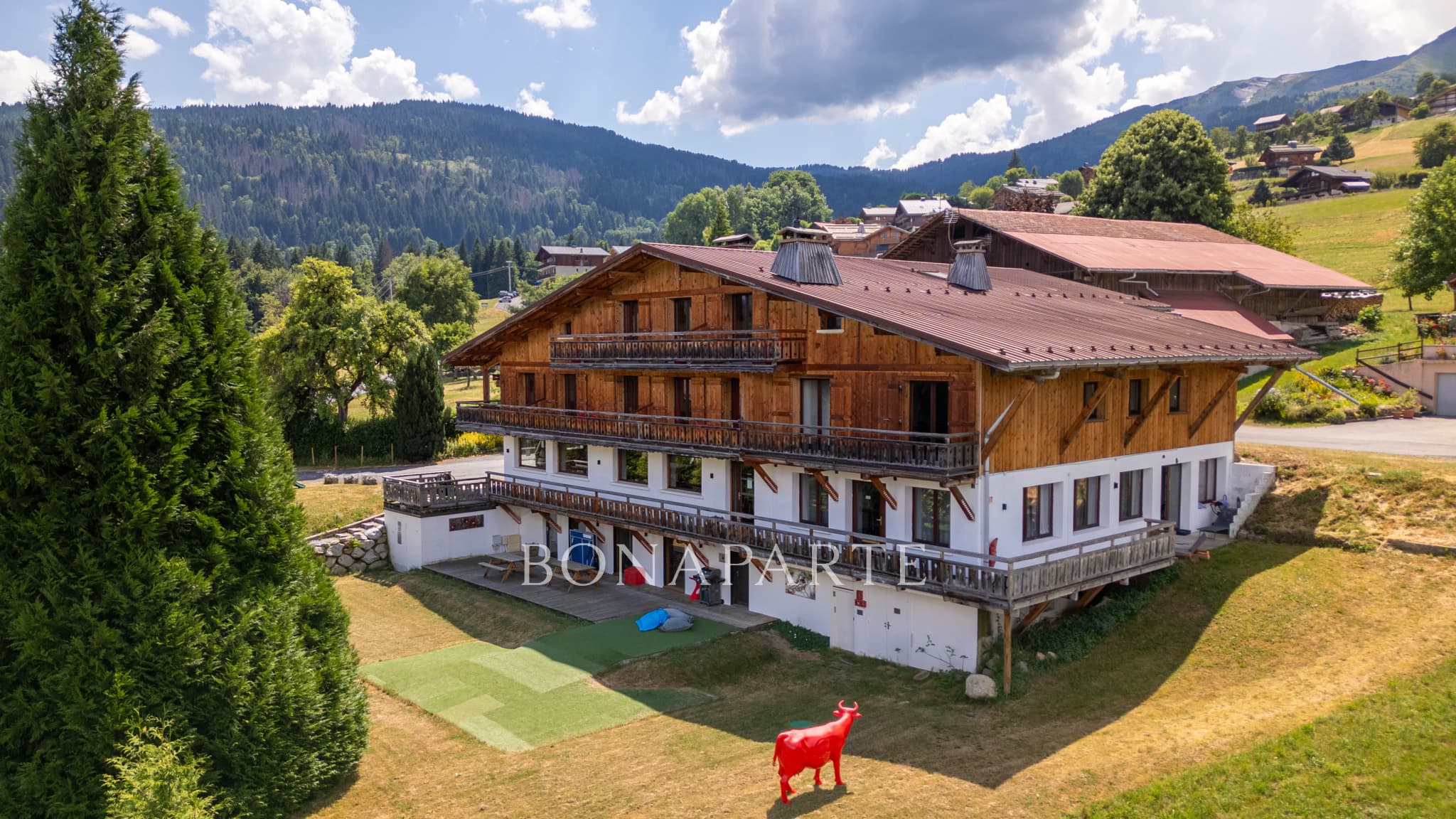 Exceptional chalet with panoramic views of Mont Blanc