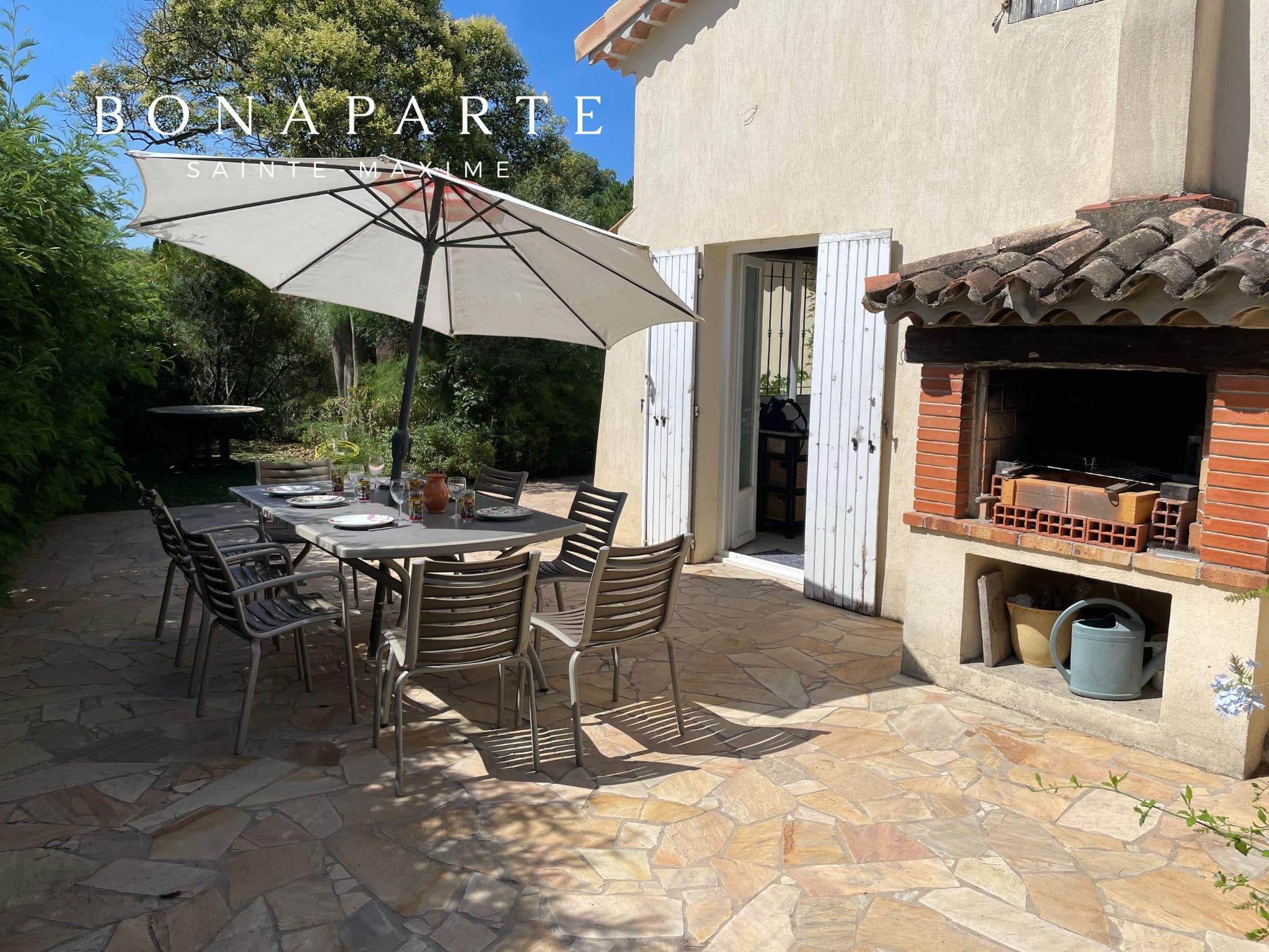 Sainte Maxime - Location villa avec studio et piscine privée