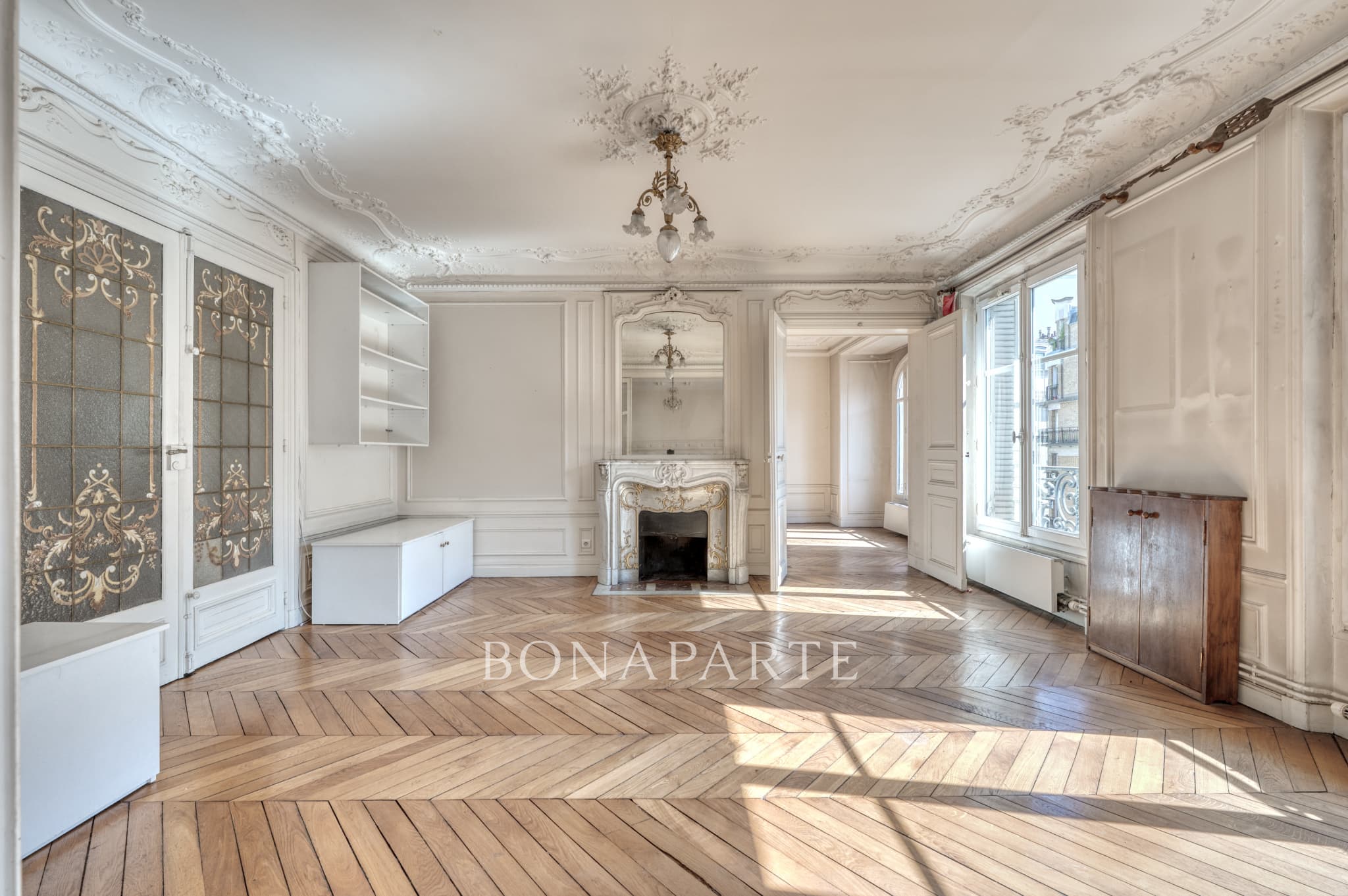 Appartement spacieux traversant   3 chambres et double séjou