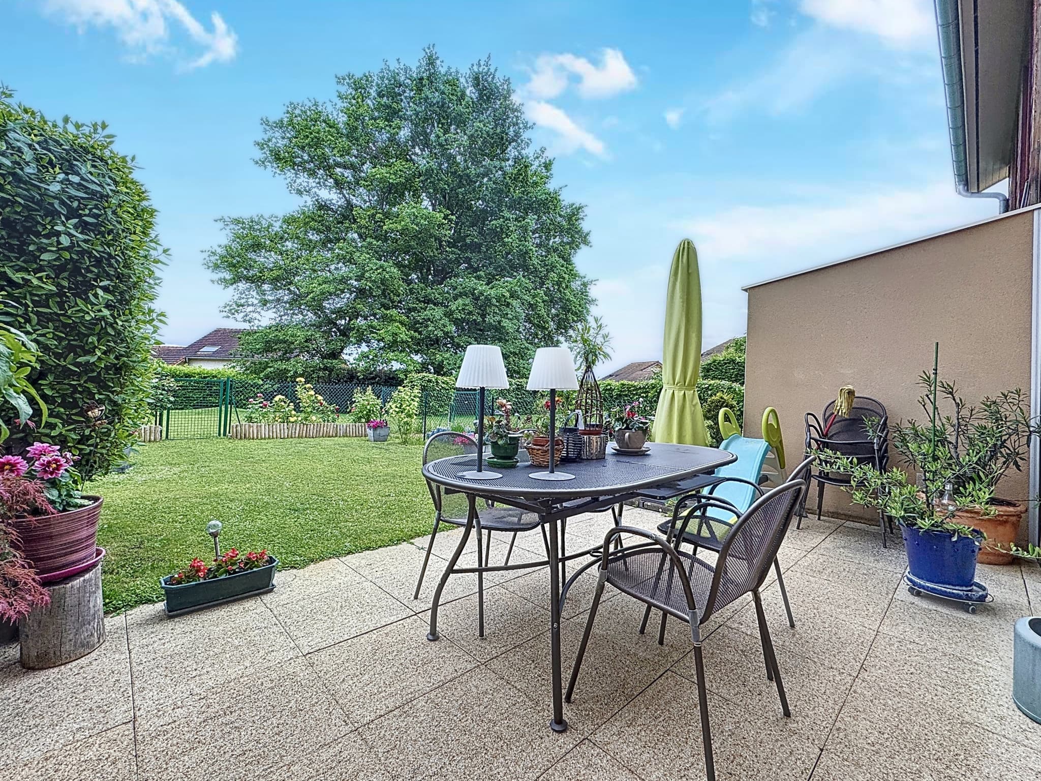Cessy   Appartement 4 pièces avec jardin, terrasse et vue Mo