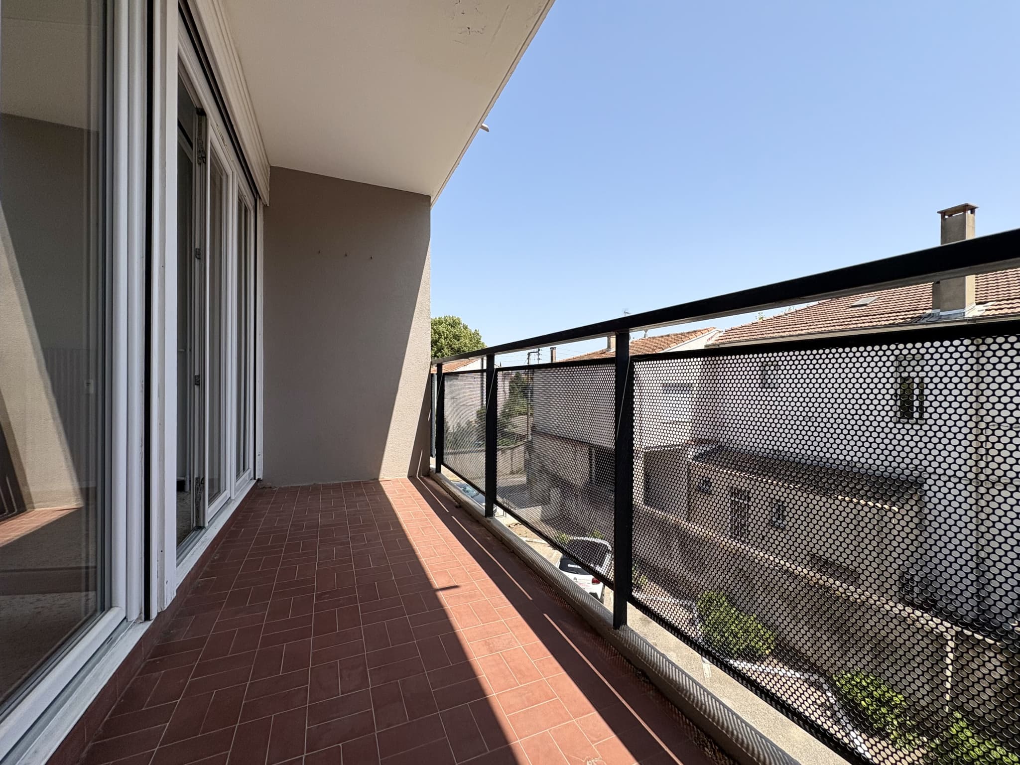Studio balcon, stationnement et ascenseur proche gare