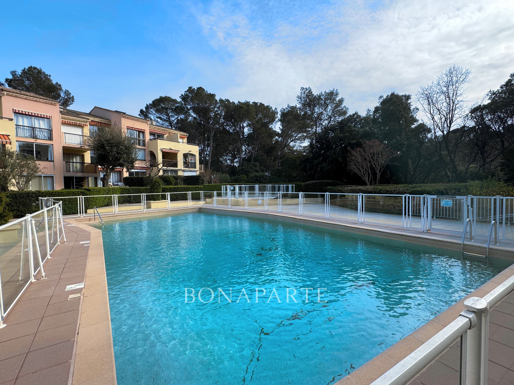 One-bedroom garden-level apartment at Valescure golf course