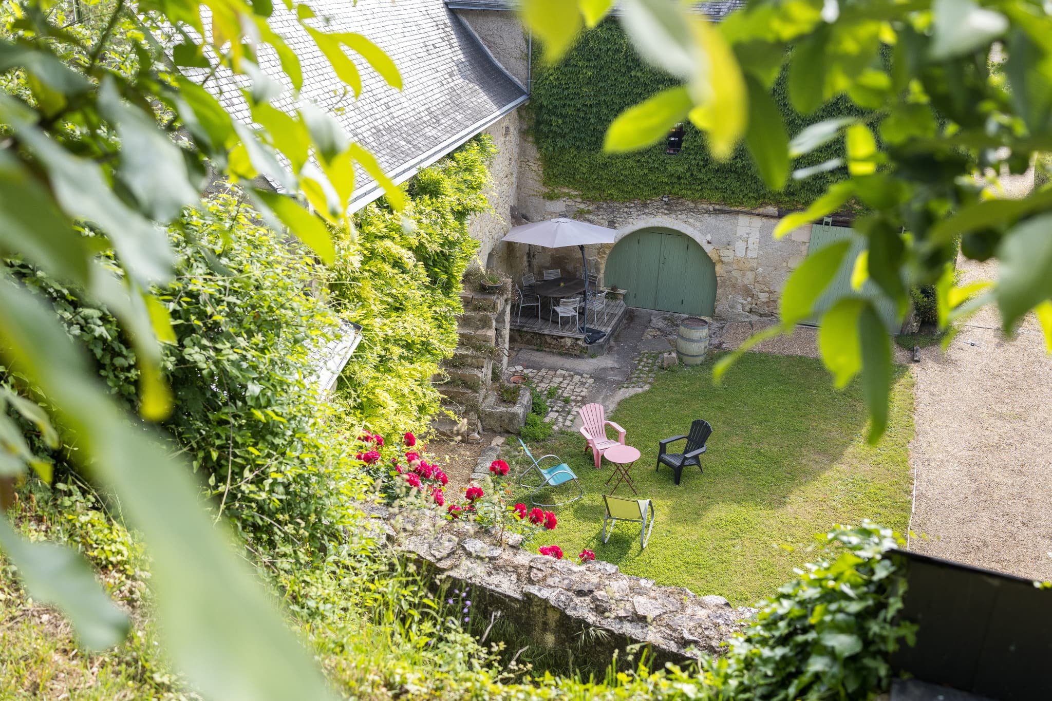 Maison de charme avec troglodyte et cave voûtée   Un havre d