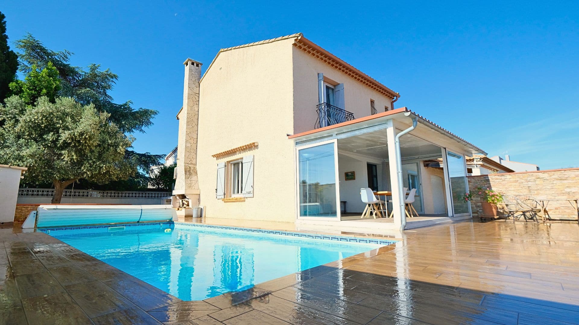 Maison familiale avec piscine   Un cocon à personnaliser à S