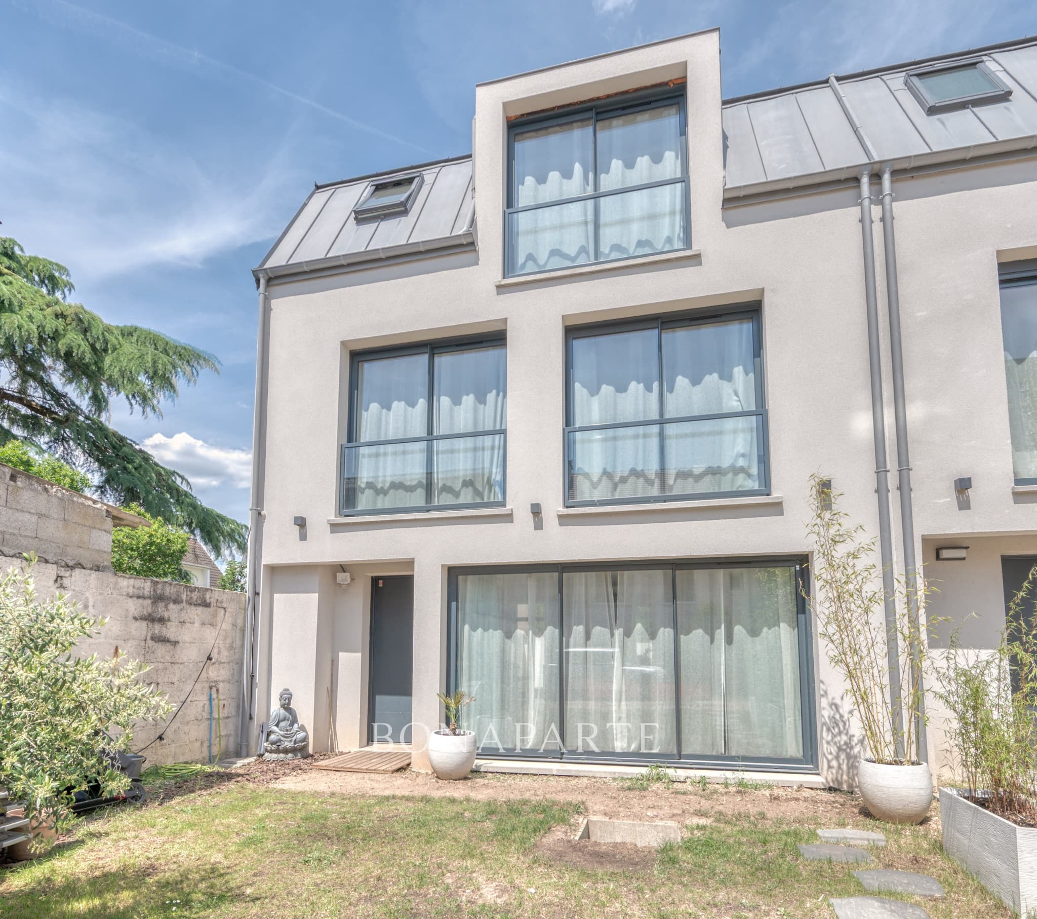 Maison contemporaine de 177 m2   Quartier des Cerisiers