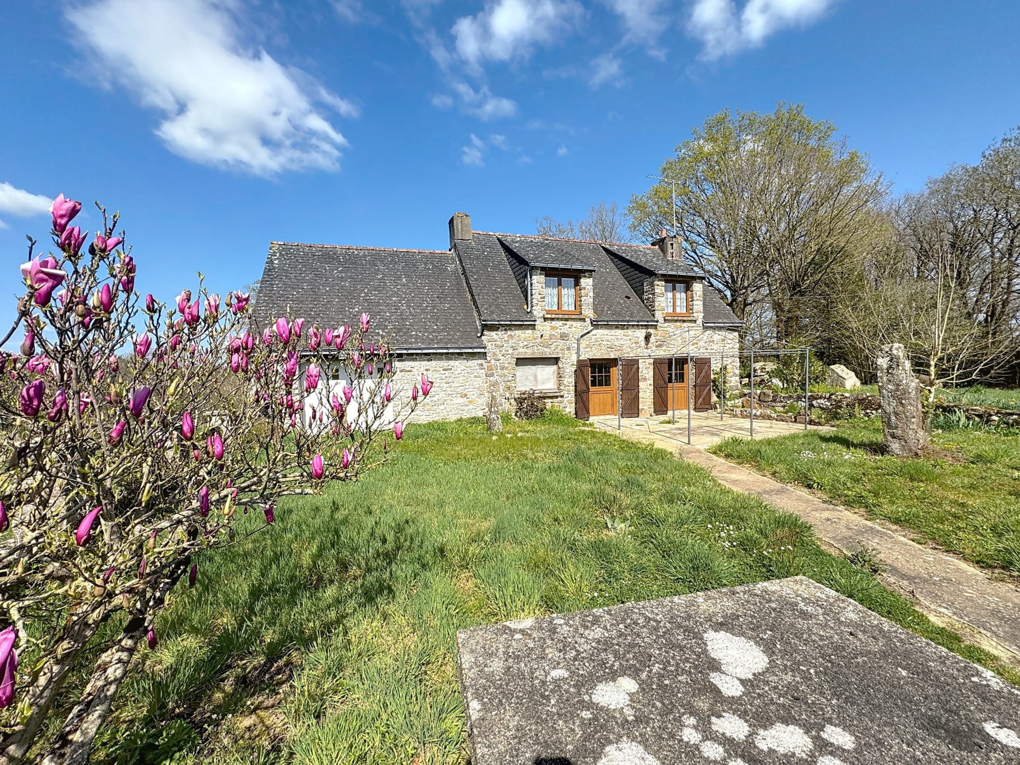 À vendre   Maison en pierre à Peillac (56)