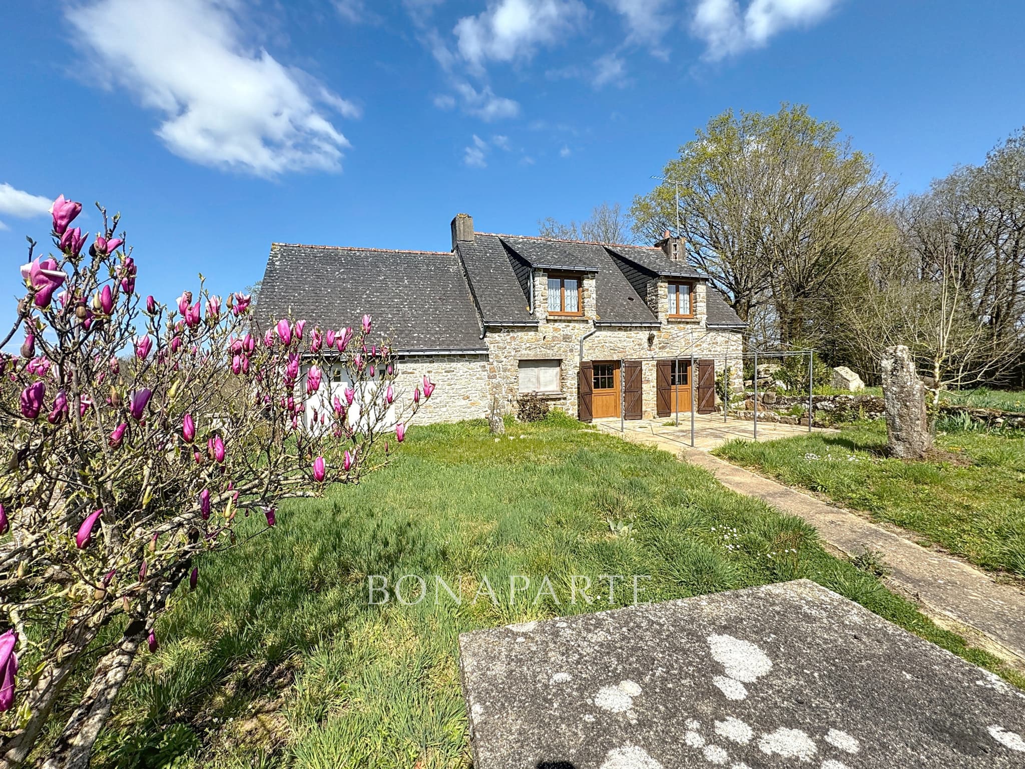 For sale   Stone house in Peillac (56)