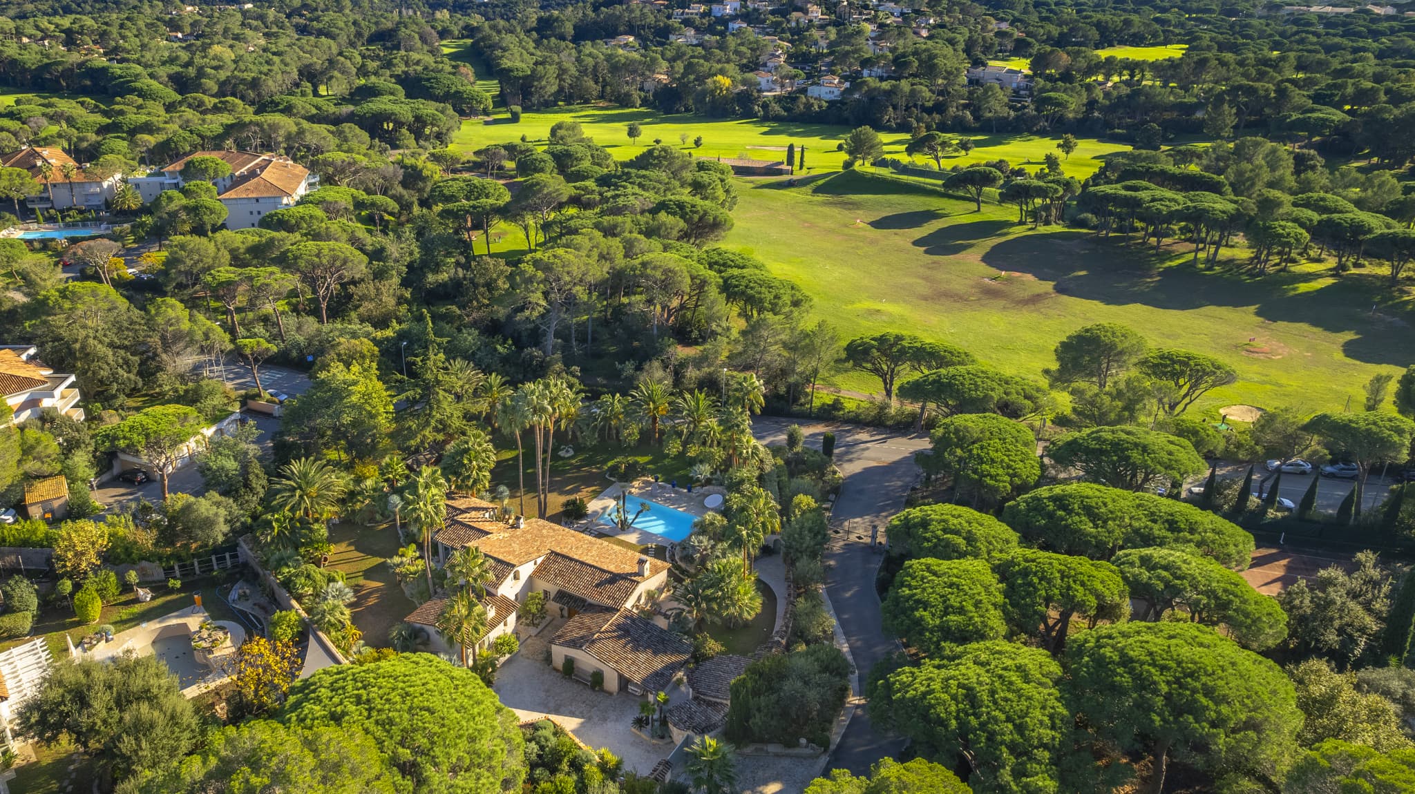 NOUVEAUTÉ BIEN RARE ET EXCEPTIONNEL VALESCURE FACE AU GOLF