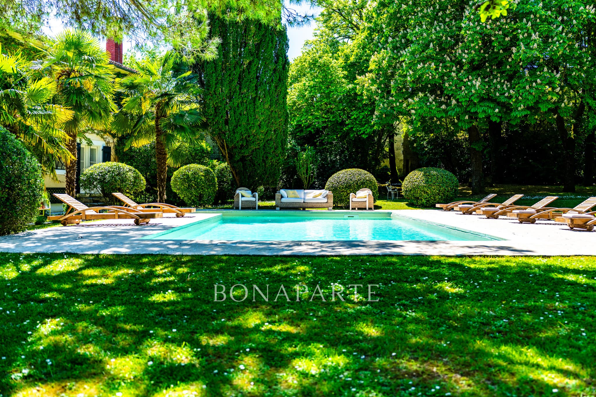 Propriété de caractère du XVIIo siècle au coeur d'un parc maj