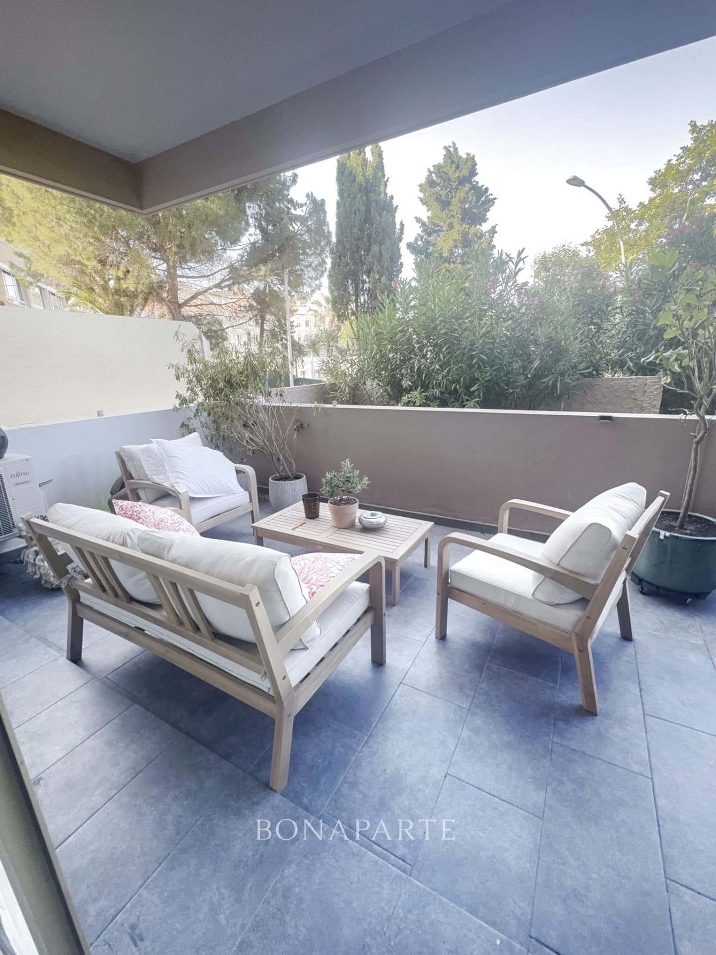 CANNES - Apartment with balcony