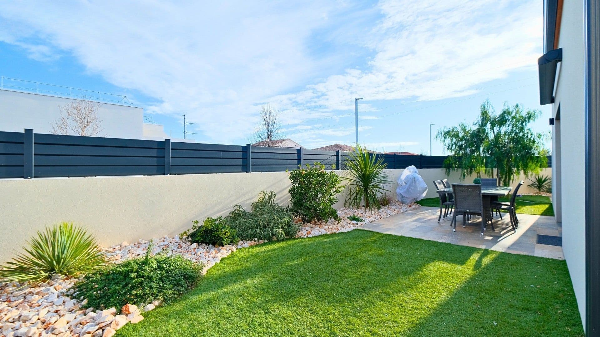 Maison 4 pièces avec garage et jardin paysagé à Maraussan