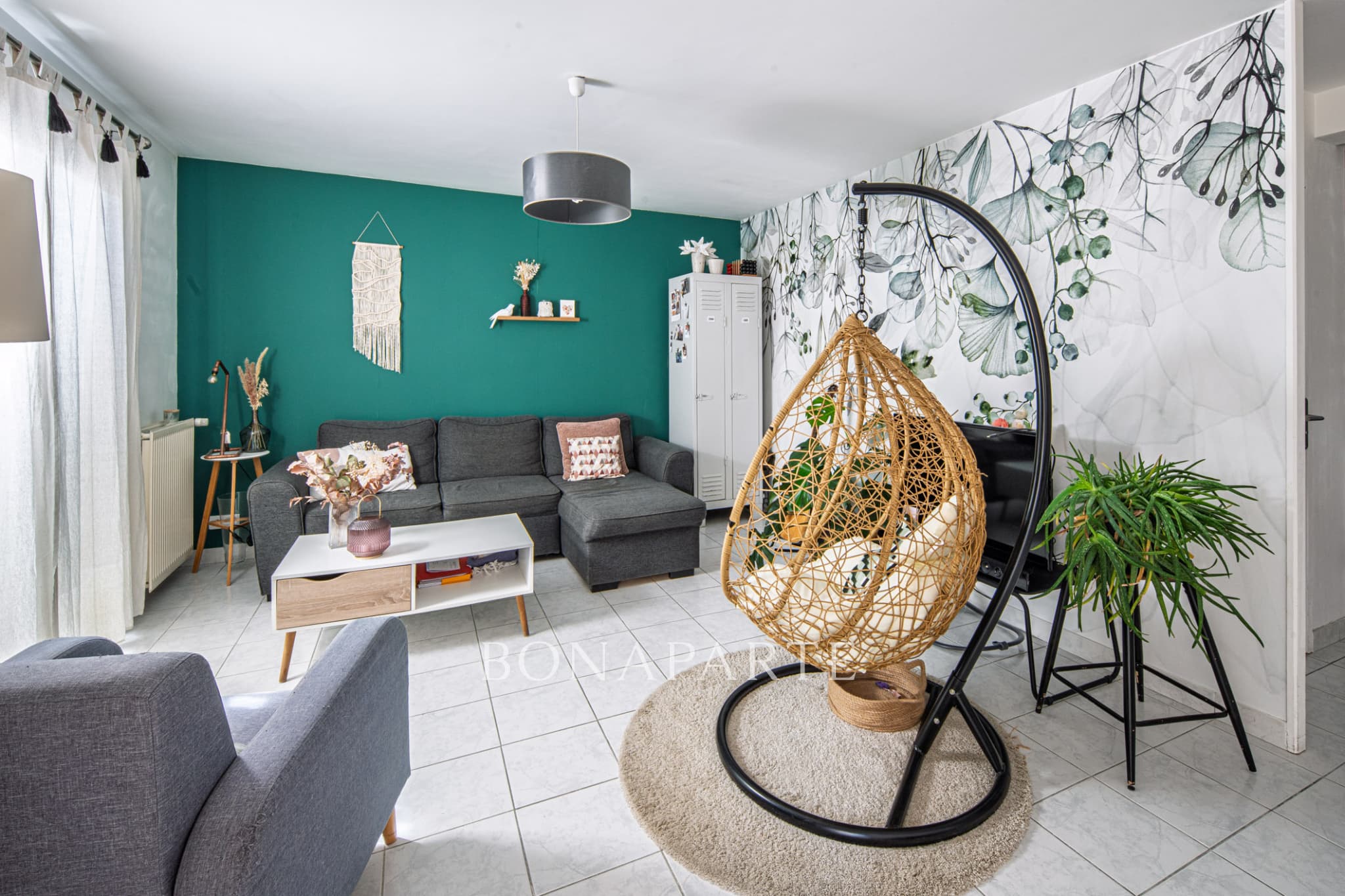 Bright house with no work required   Sought-after area of Ba