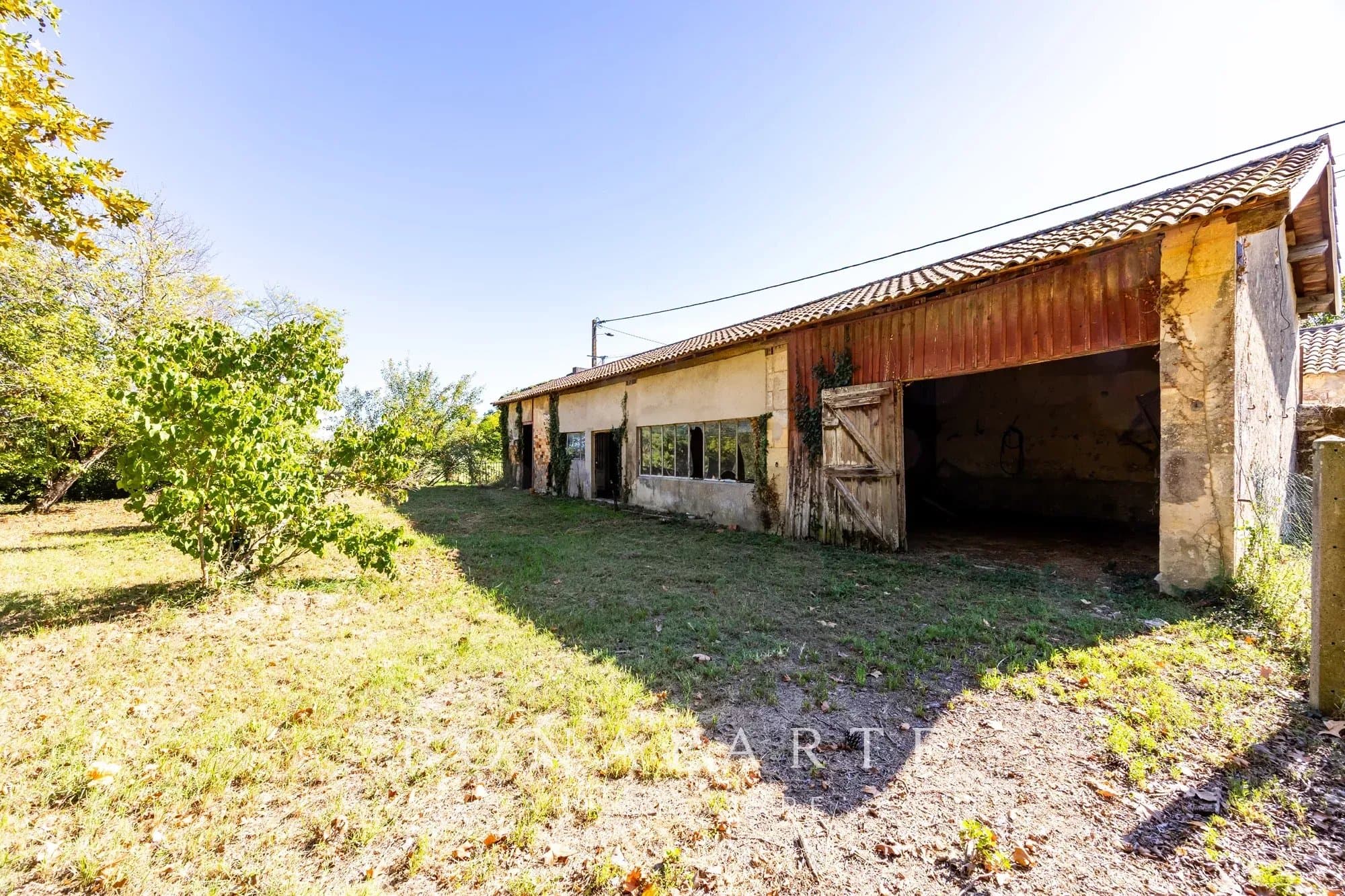 COUQUEQUES - CHATEAU DE 316 m², À RÉNOVER, À 25 MINUTES DES PLAGES OCEANES - Photo 12