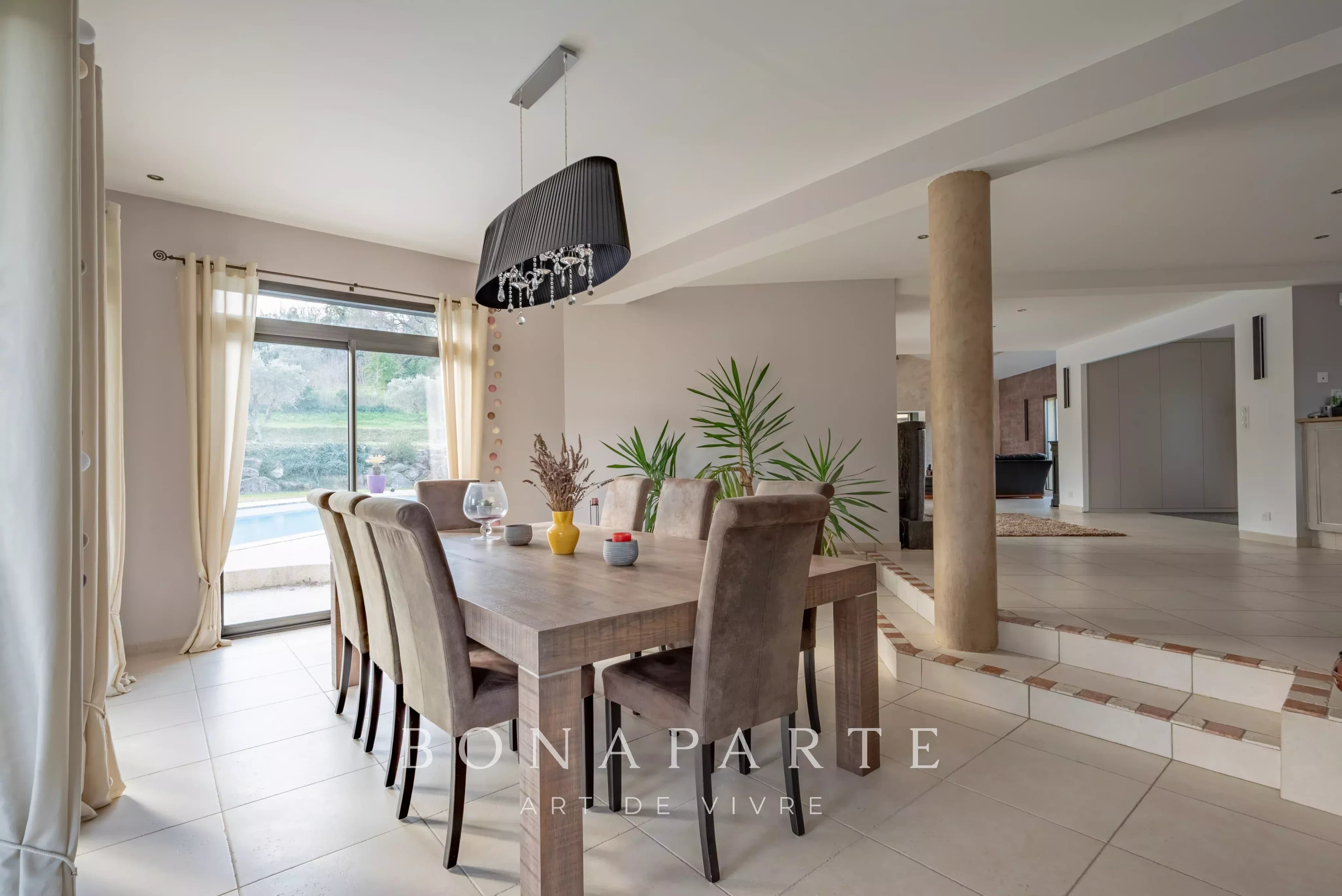 AIX-EN-PROVENCE - VILLA DE 225M² HABITABLES AVEC PISCINE ET PARC D'UN HECTARE - DPE A - Photo 4