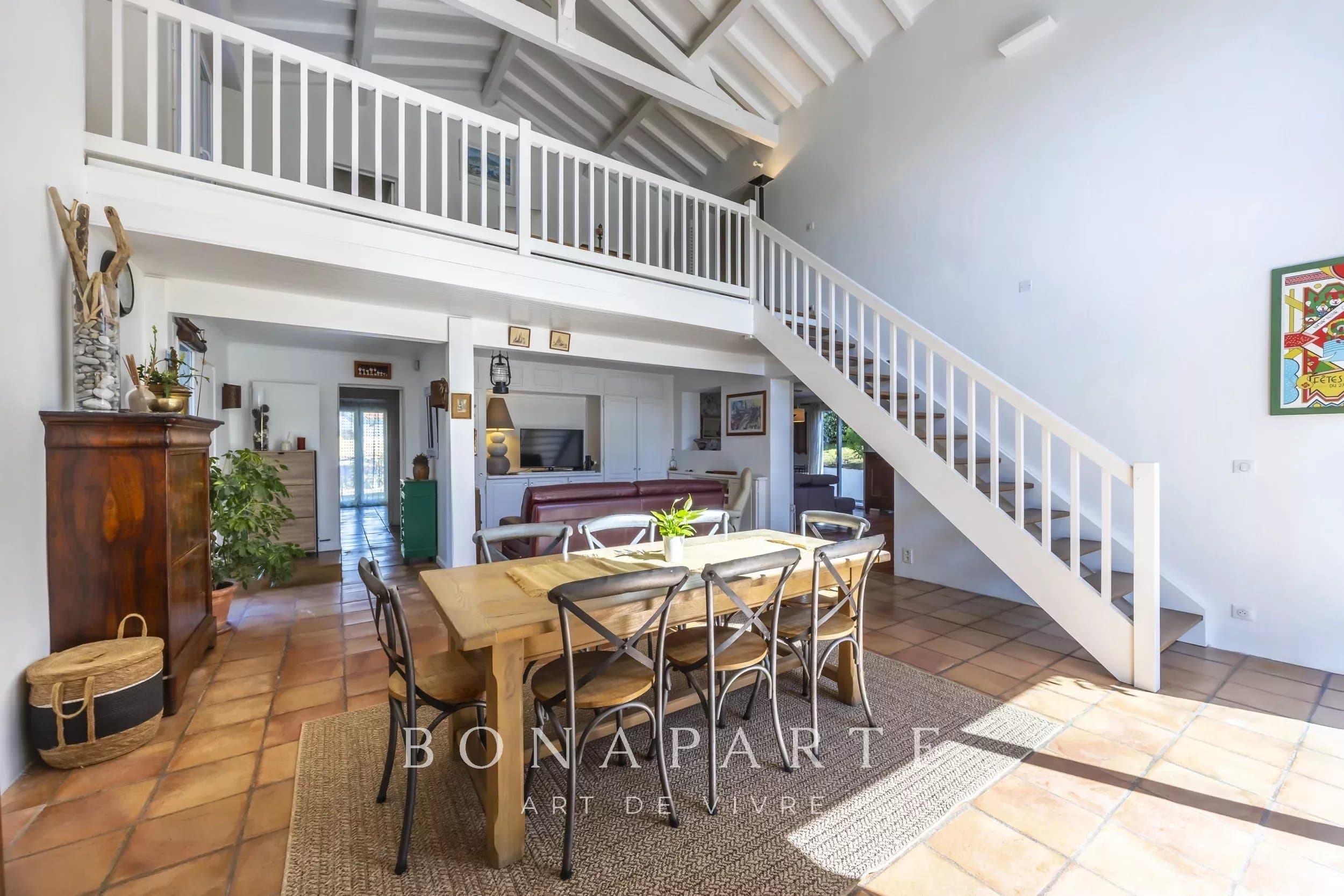SAINT-JEAN-DE-LUZ - PROPRIETE AVEC PISCINE ET ANNEXE - Photo 9