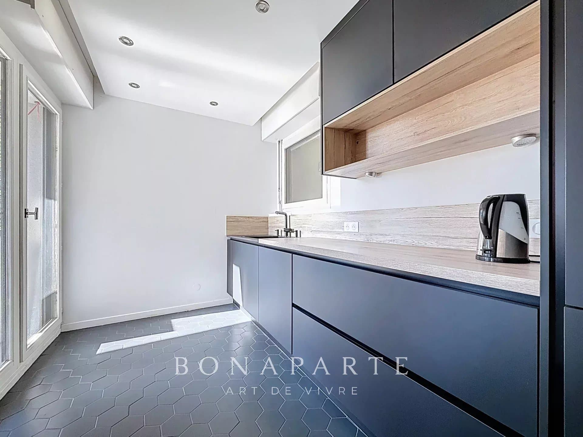 GEX CENTRE - APPARTEMENT LUMINEUX RENOVE - Photo 3