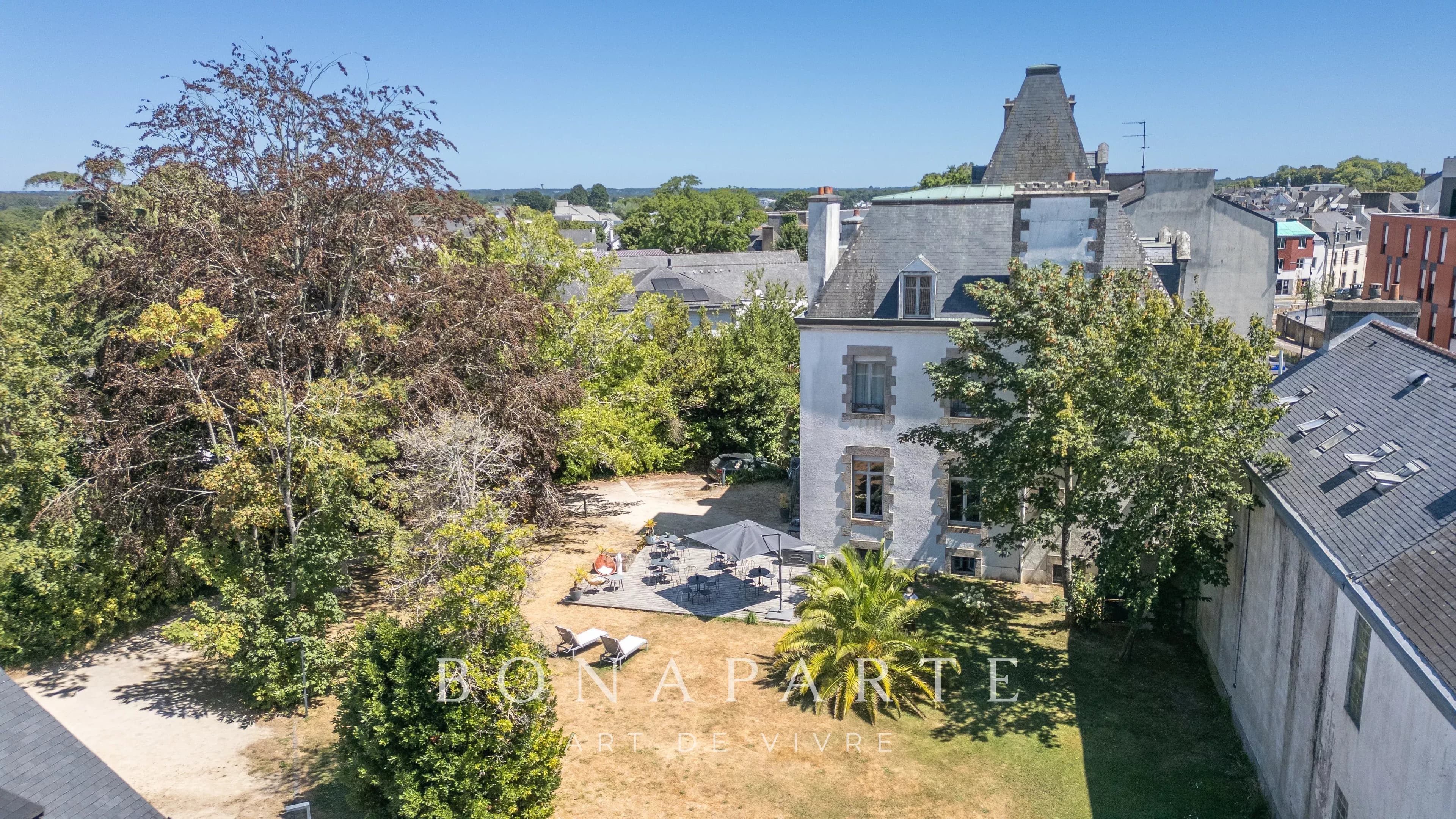 AURAY HYPER-CENTRE – MAISON DE MAÎTRE XIXE – 310 M² – TERRAIN 1 200 M² – INVESTISSEMENT LOCATIF - Photo 2
