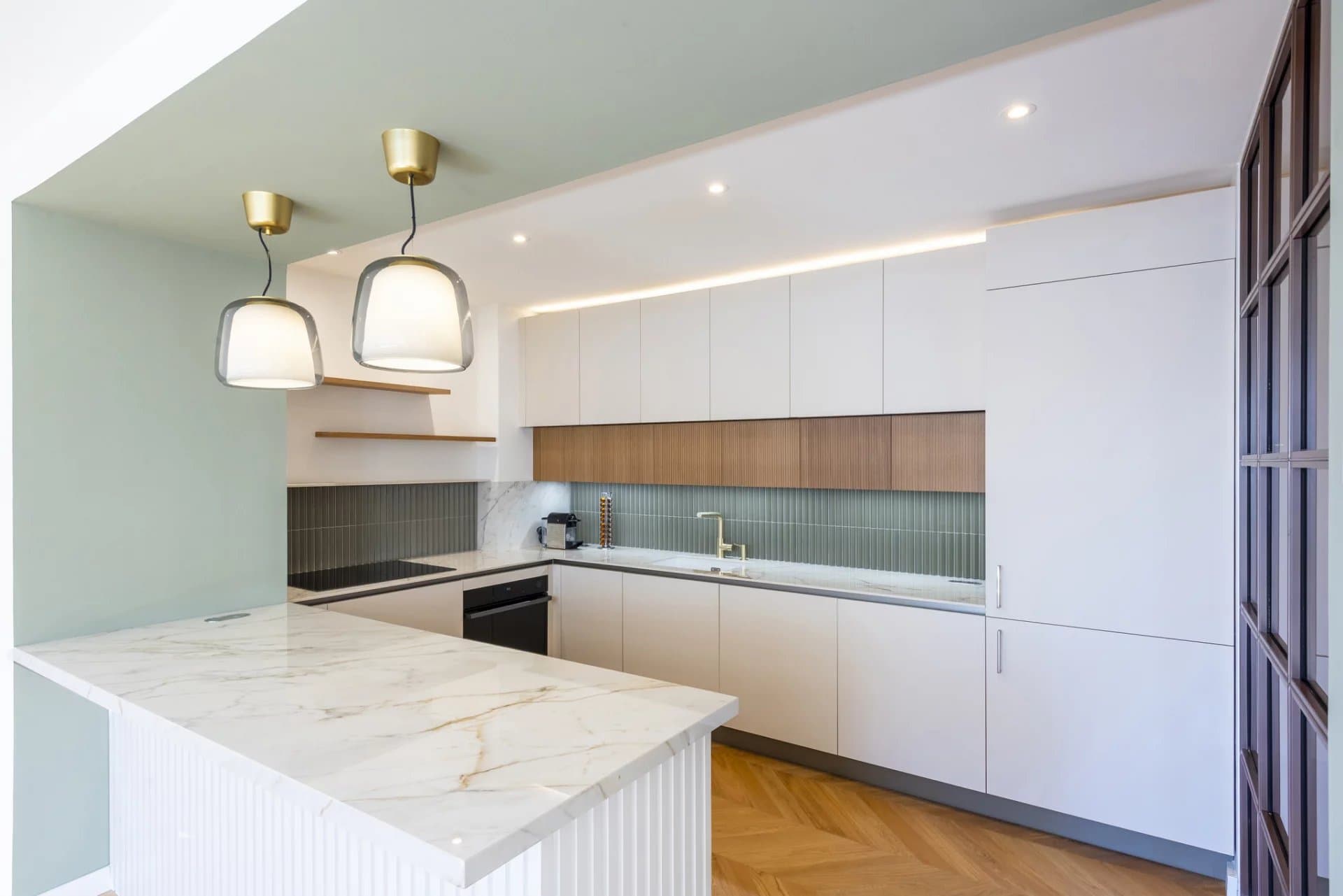 Magnifique cachet pour cet appartement T3 de 107m² situé en plein centre-ville à moins de 50m de la mer - Photo 7
