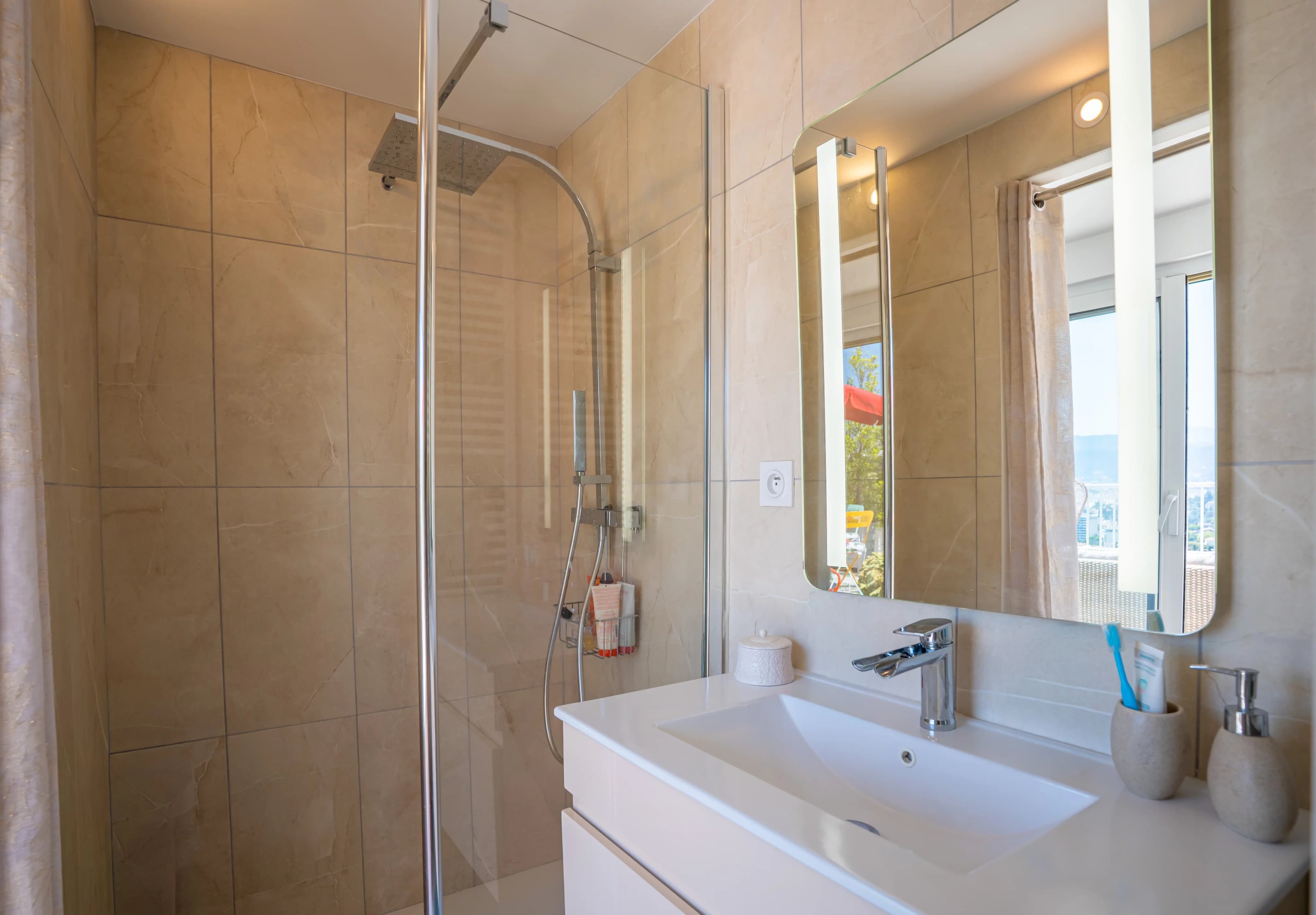 NICE – FABRON | DUPLEX EN DERNIER ÉTAGE – VUE MER PANORAMIQUE - Photo 11