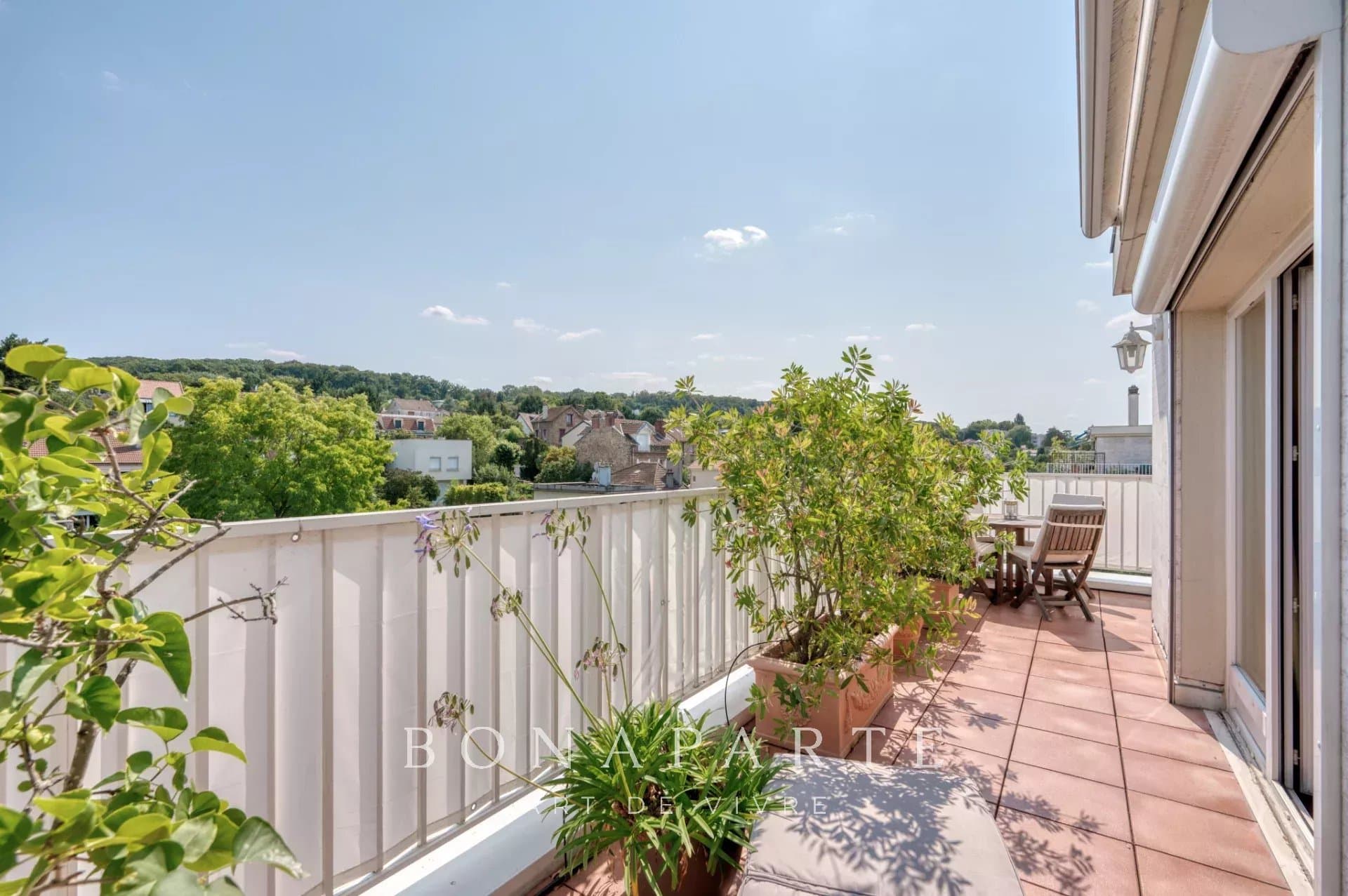 Dernier étage avec terrasse