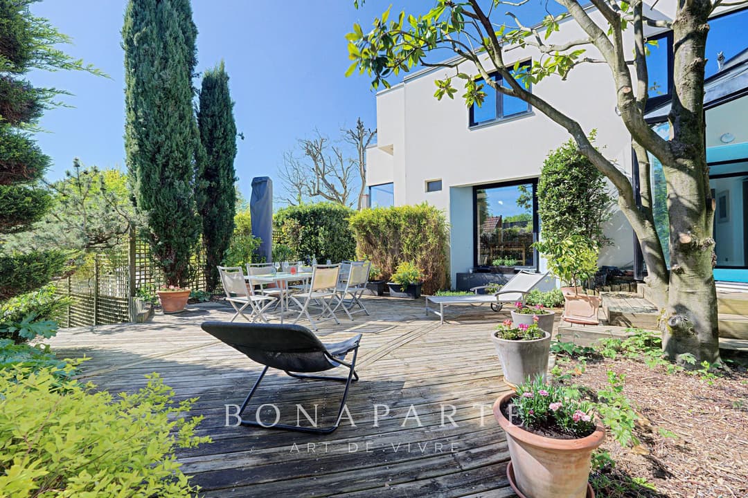 Maison d’architecte – 316 m² habitables – Dépendance indépendante – Piscine intérieure – Sous-sol total – Jardin paysagé de 800 m² - Photo 3