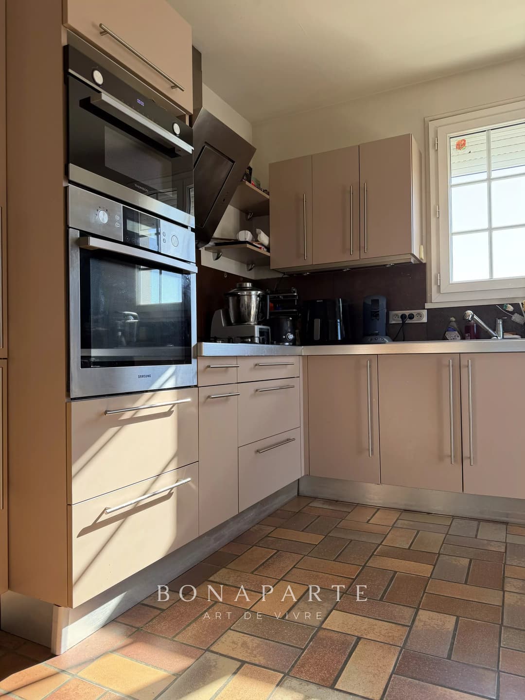 AMBÉRIEUX-EN-DOMBES - MAISON FAMILIALE SPACIEUSE - Photo 2