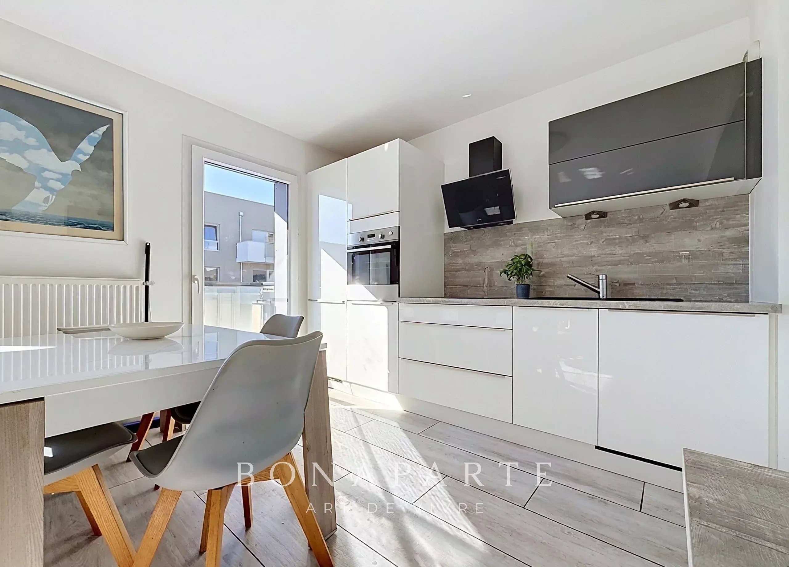 FERNEY-VOLTAIRE - Appartement centre-ville - Photo 3