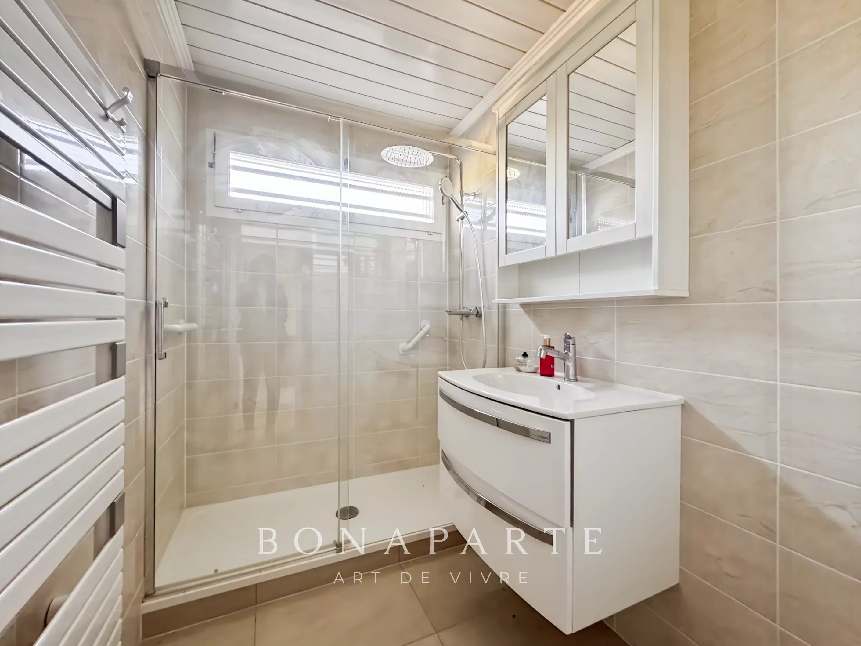 VERSONNEX - MAISON DE 114 M² PRÉSENTANT UN POTENTIEL DE 135 M² - Photo 8